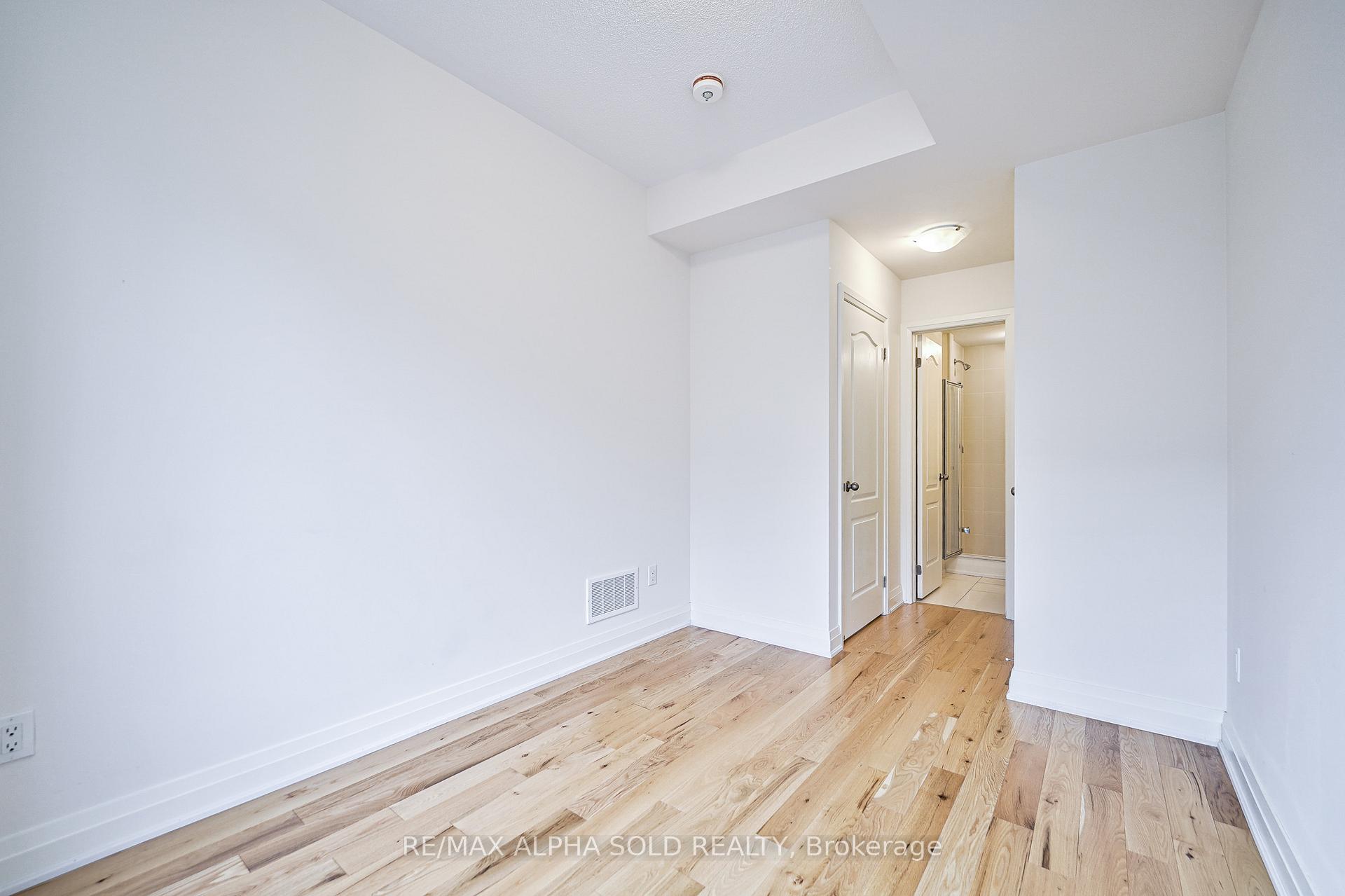 Photo 9 of 10 Teasel Way, Markham, Unionville — HOMEH