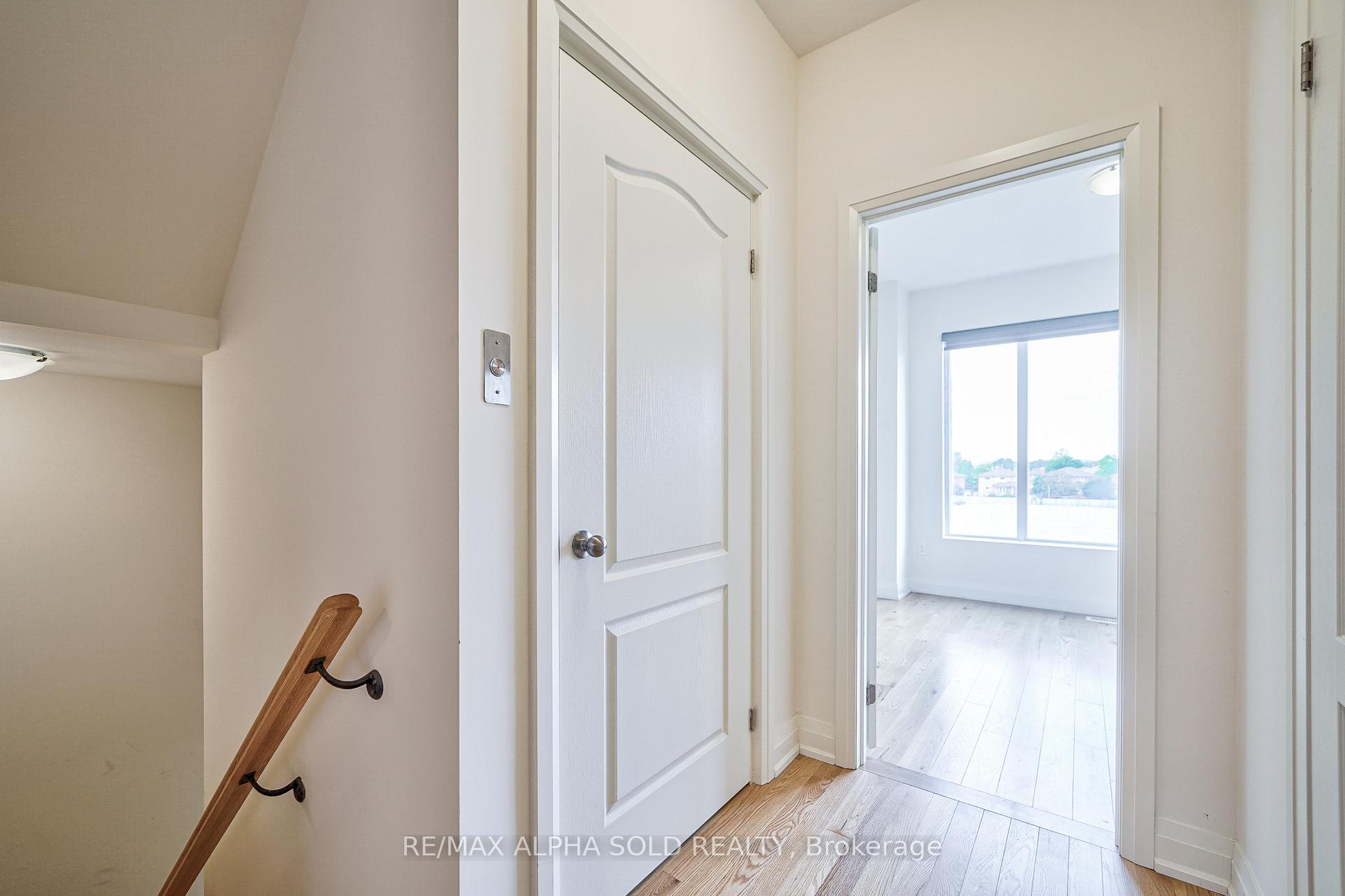 Photo 12 of 10 Teasel Way, Markham, Unionville — HOMEH