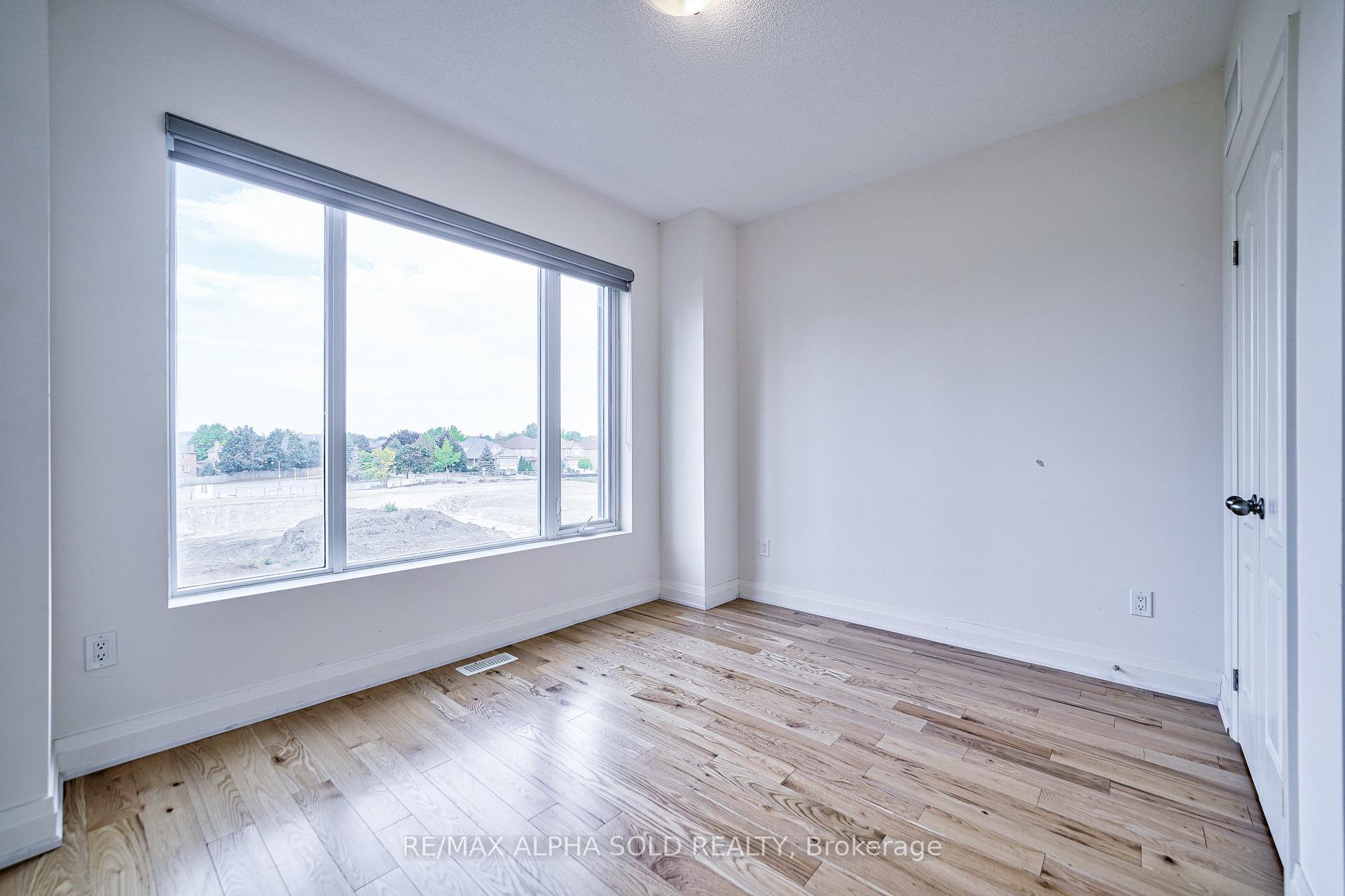 Photo 14 of 10 Teasel Way, Markham, Unionville — HOMEH