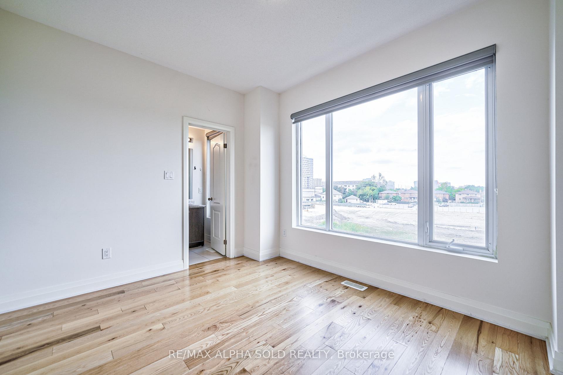 Photo 15 of 10 Teasel Way, Markham, Unionville — HOMEH