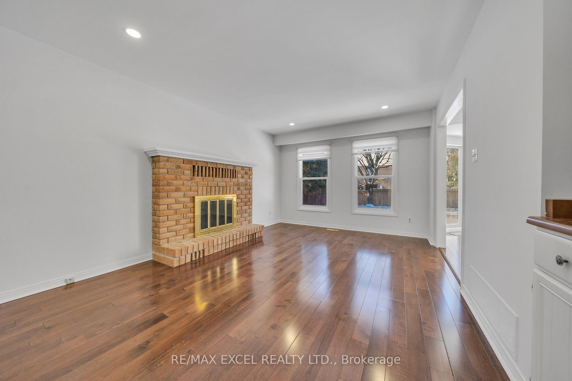 Photo 7 of 22 The Bridle Trail, Markham, Unionville — HOMEH