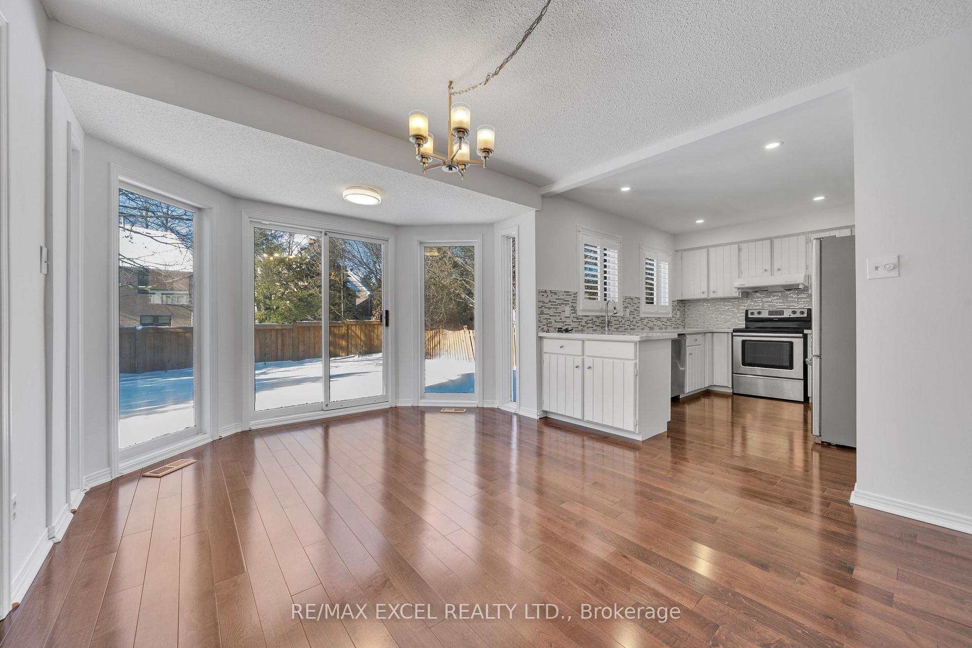 Photo 9 of 22 The Bridle Trail, Markham, Unionville — HOMEH