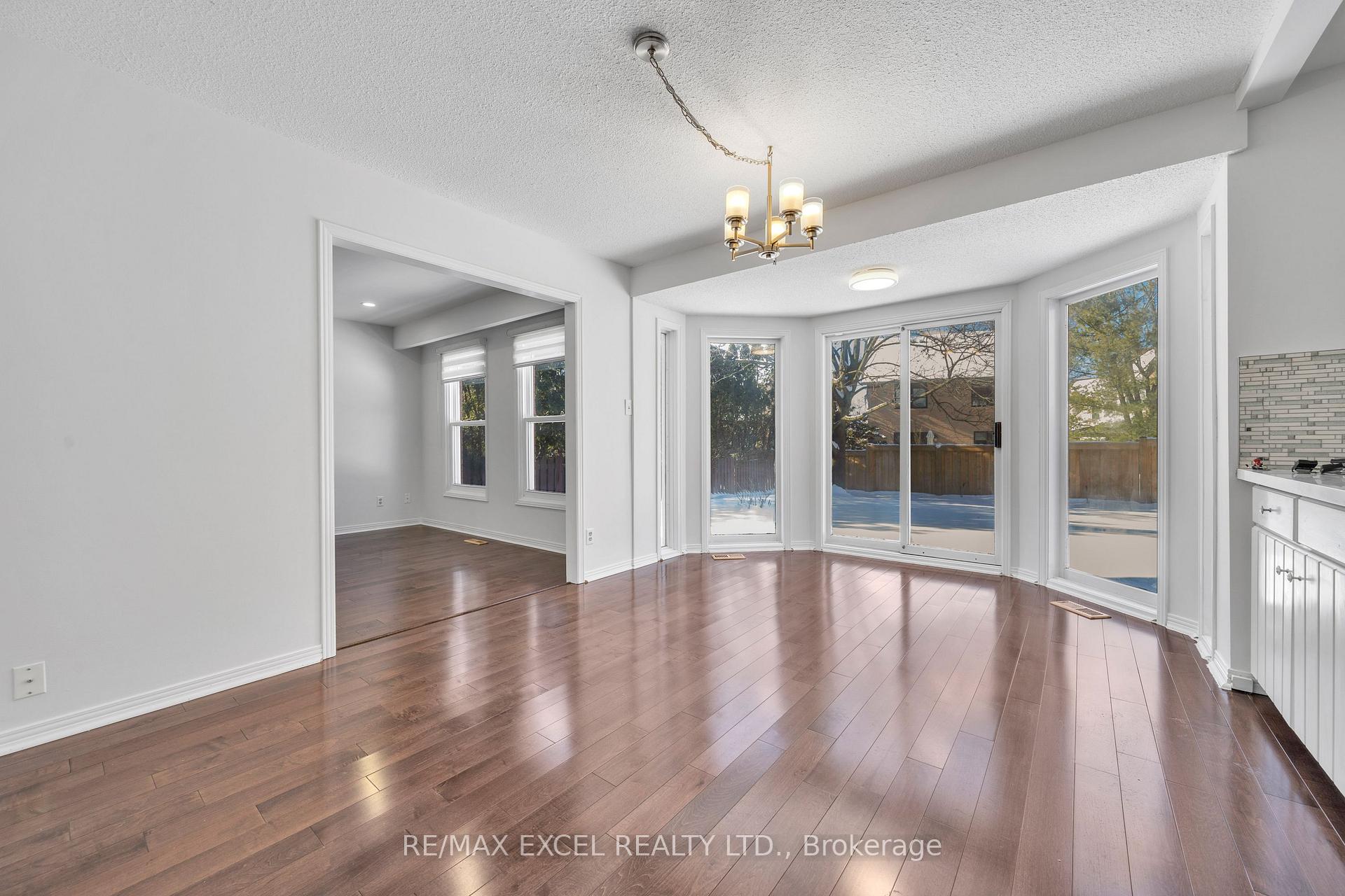 Photo 10 of 22 The Bridle Trail, Markham, Unionville — HOMEH