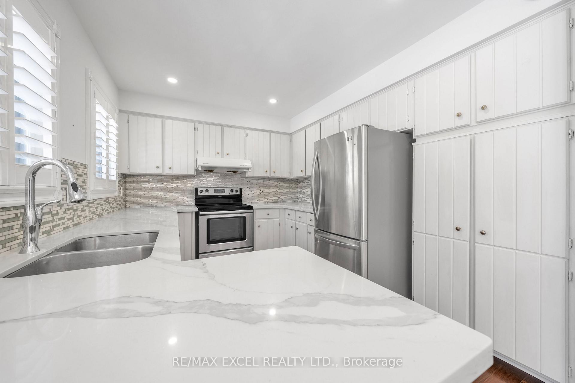 Photo 12 of 22 The Bridle Trail, Markham, Unionville — HOMEH