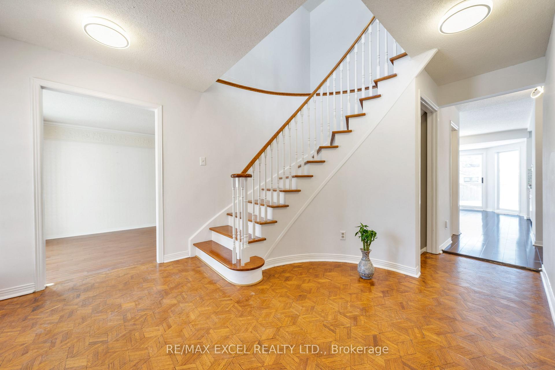 Photo 17 of 22 The Bridle Trail, Markham, Unionville — HOMEH