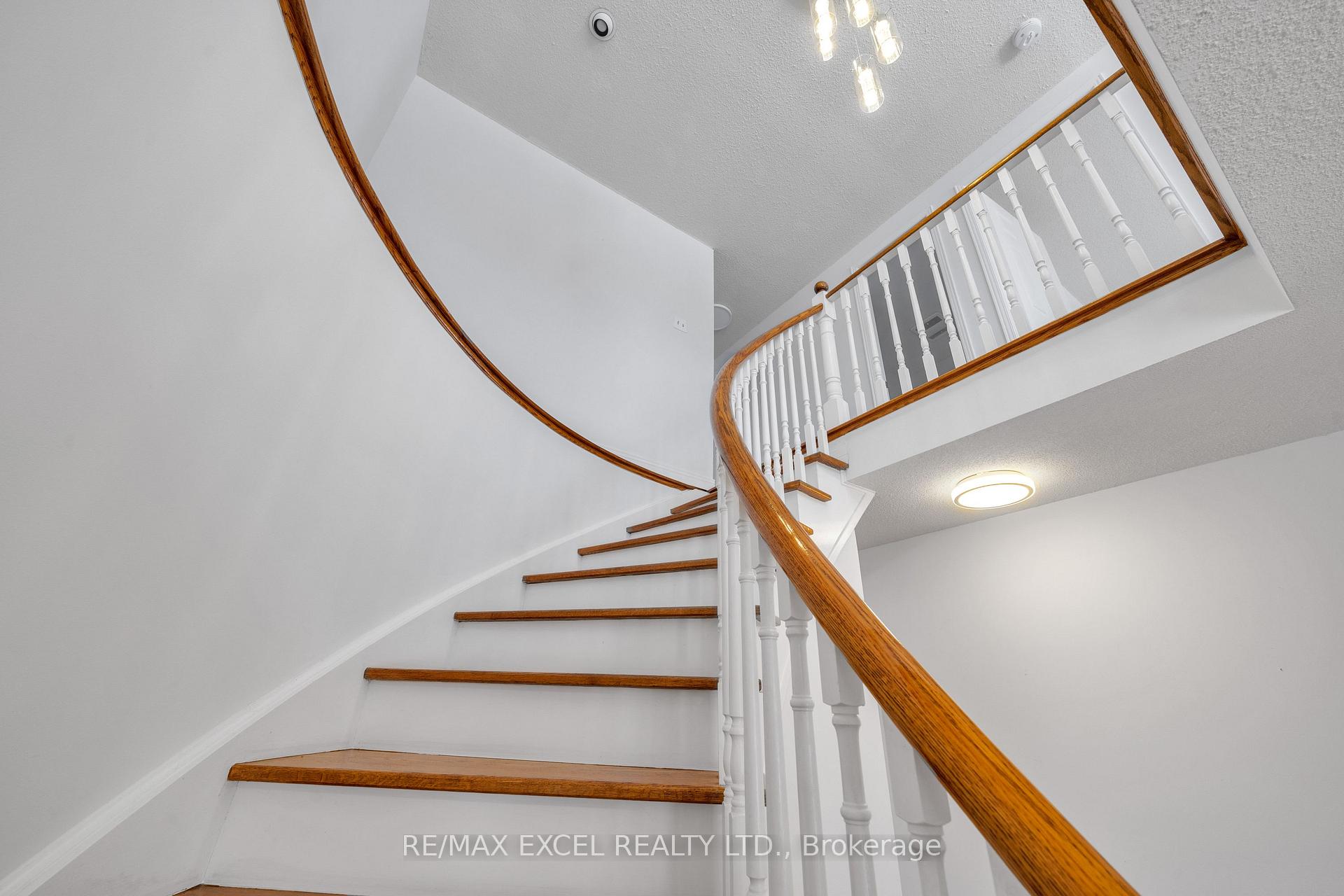Photo 18 of 22 The Bridle Trail, Markham, Unionville — HOMEH