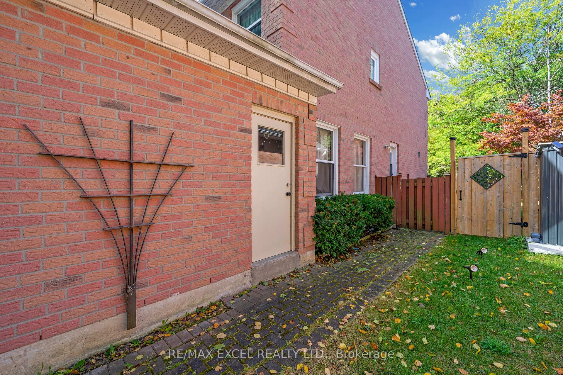 Photo 33 of 22 The Bridle Trail, Markham, Unionville — HOMEH