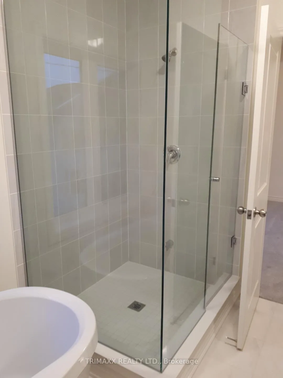 Photo 13 of 2080 Coppermine Street, Oshawa, Kedron — HOMEH