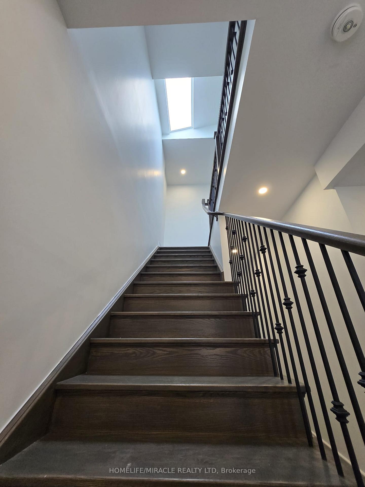 Photo 12 of 4619 Second Avenue, Niagara Falls, Cherrywood — HOMEH
