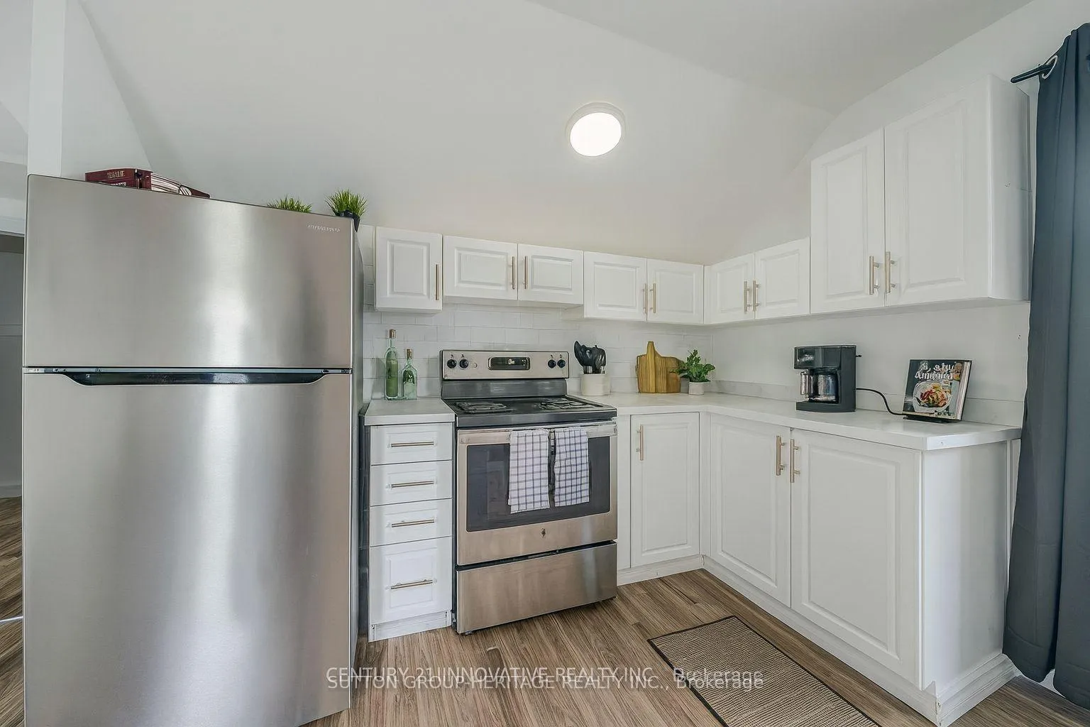Photo 6 of 158 Celina Street, Oshawa, Central — HOMEH