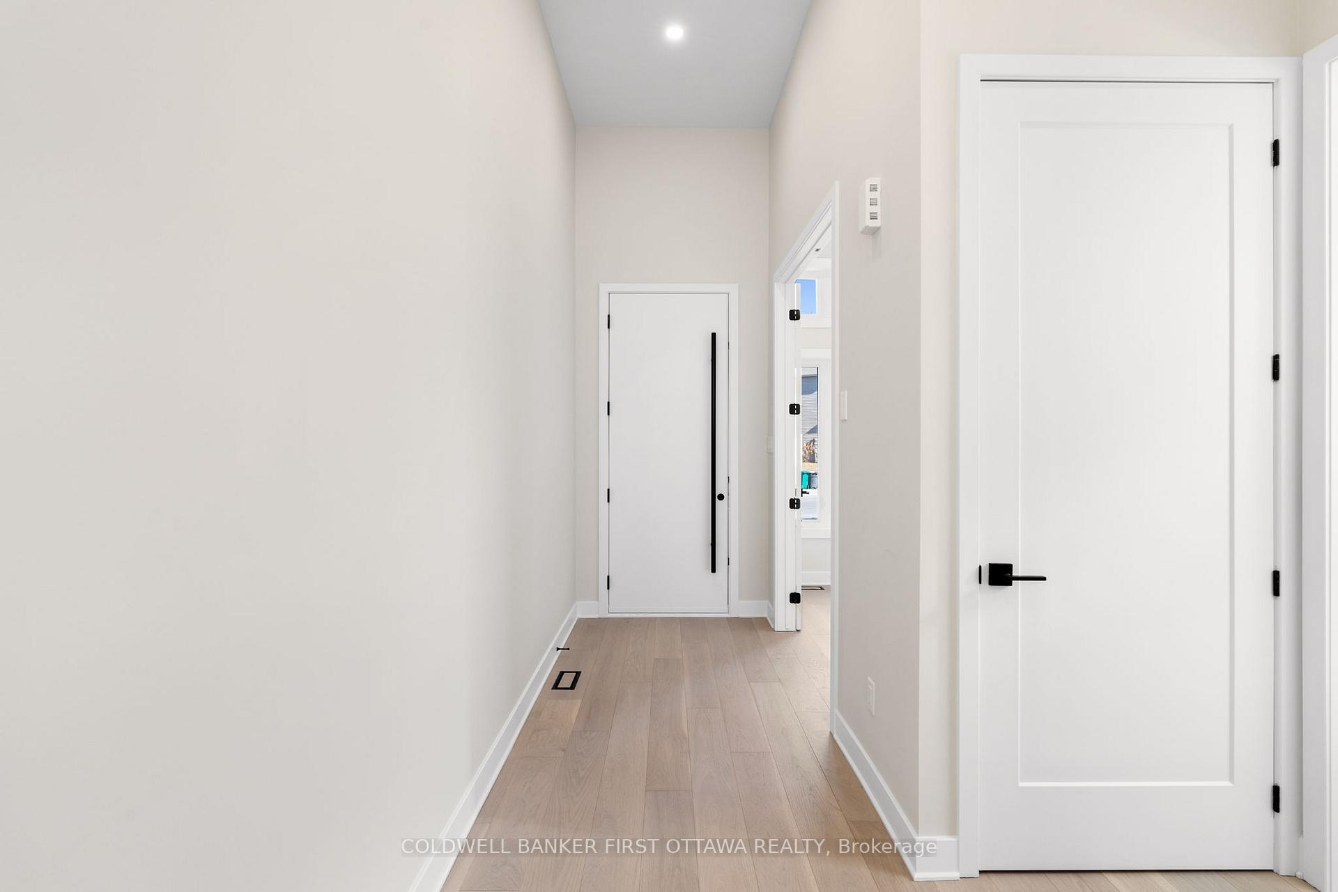 Photo 4 of Unit A, 279 Enclave Walk, Ottawa, Mer Bleue/Bradley Estates/Anderson Park — HOMEH