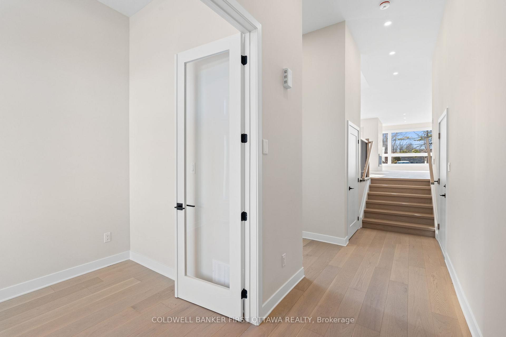 Photo 5 of Unit A, 279 Enclave Walk, Ottawa, Mer Bleue/Bradley Estates/Anderson Park — HOMEH