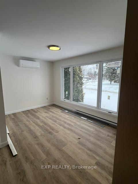 Photo 3 of Unit B, 692 Claude Street, Ottawa, Castle Heights/Rideau High — HOMEH