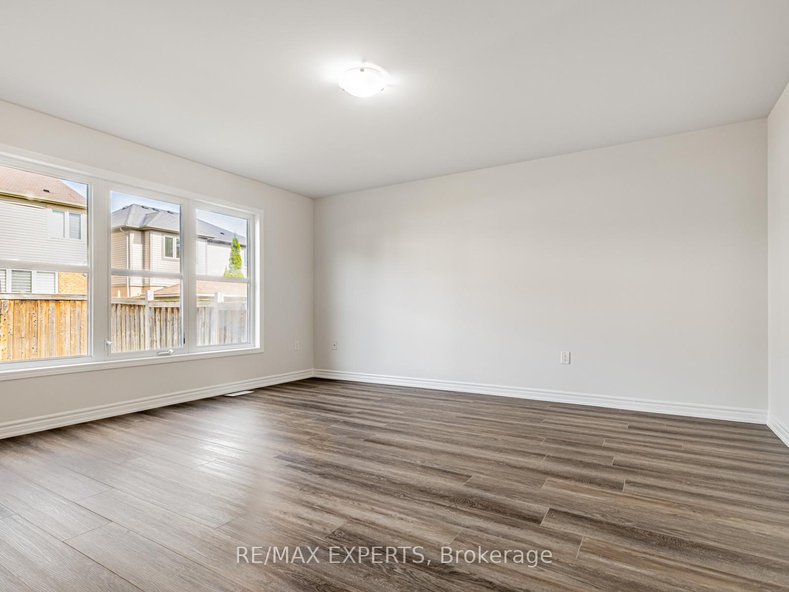 Photo 10 of 9 Mooney Trail, New Tecumseth, Alliston — HOMEH