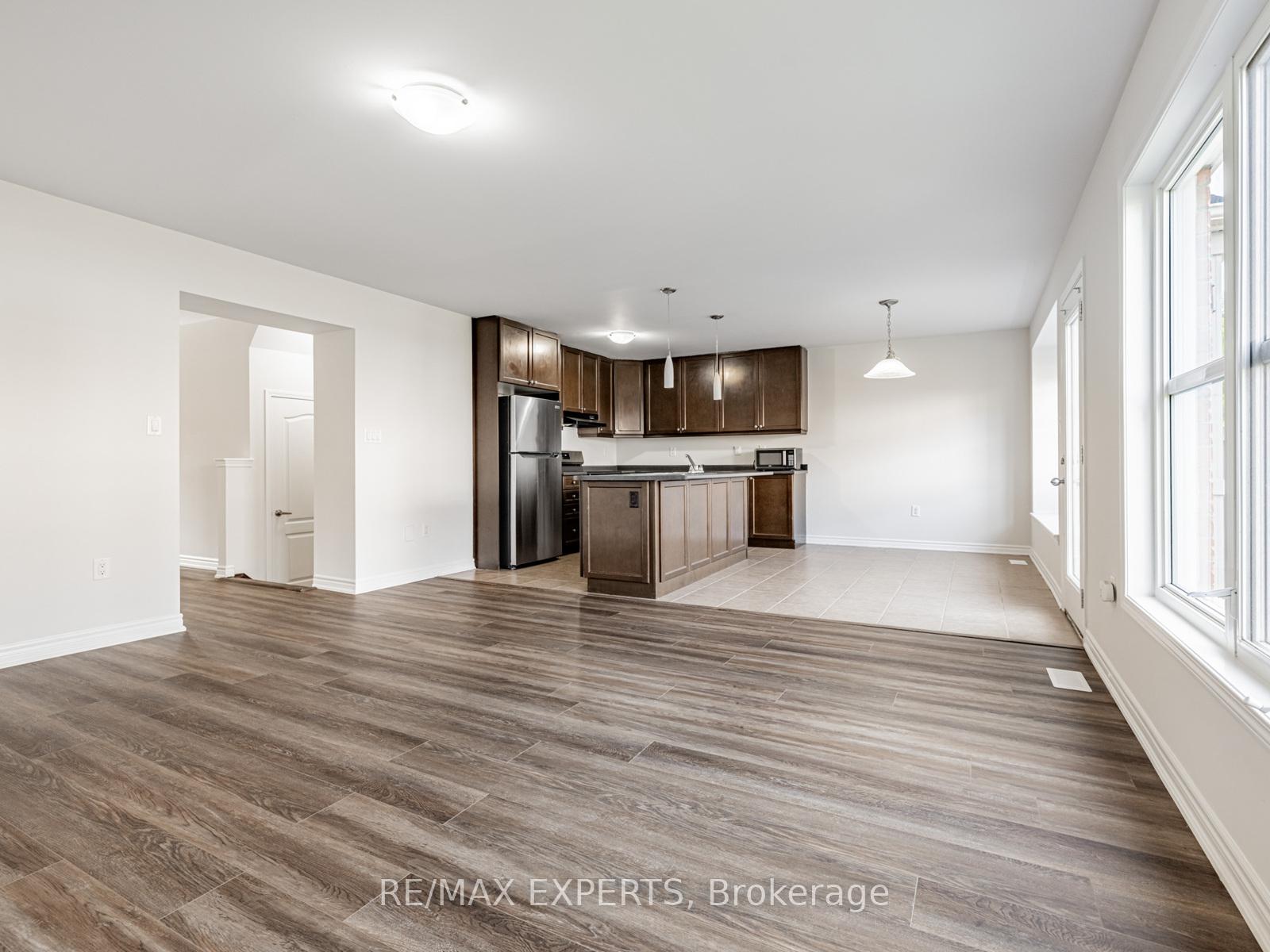Photo 12 of 9 Mooney Trail, New Tecumseth, Alliston — HOMEH