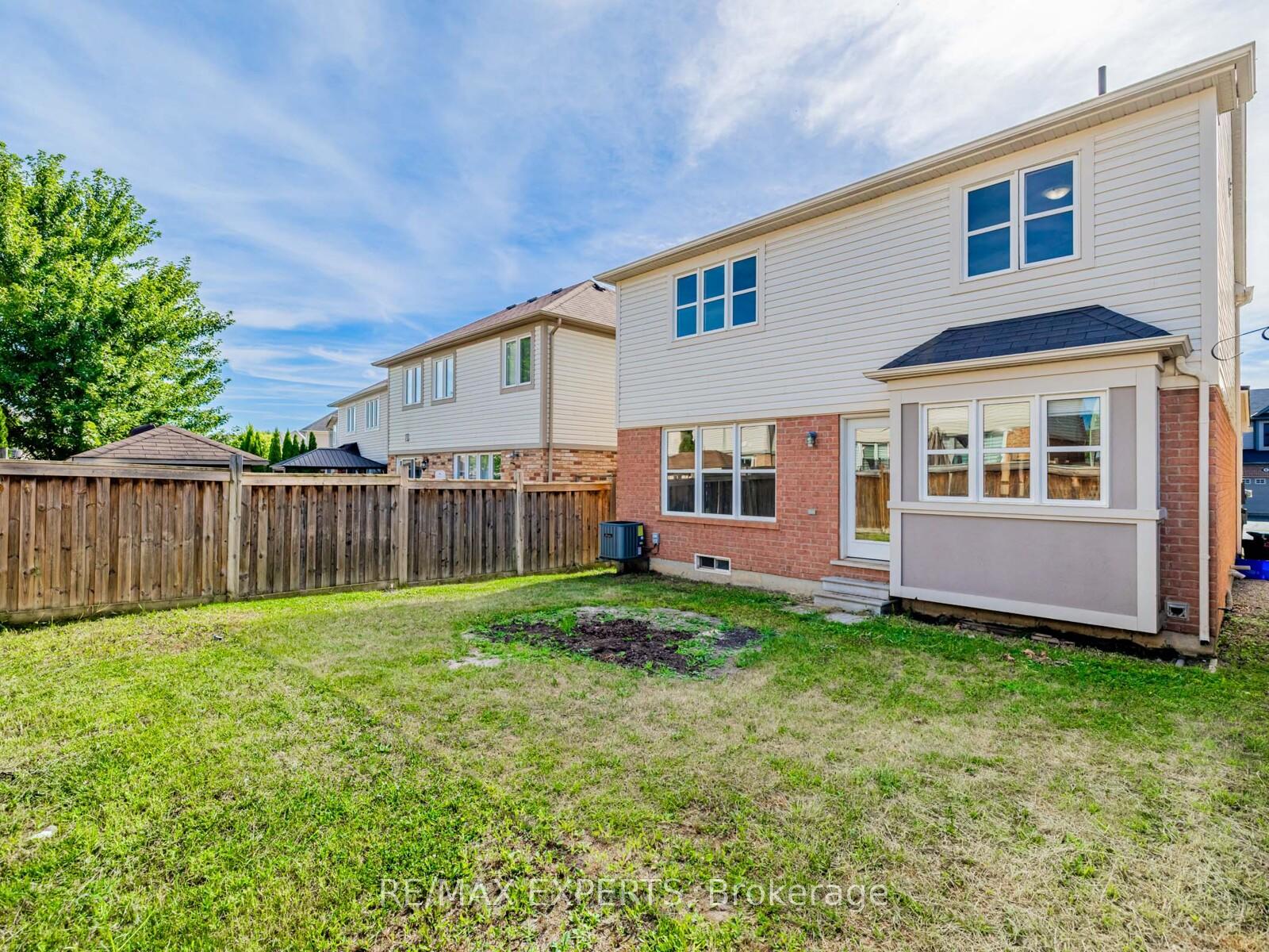 Photo 39 of 9 Mooney Trail, New Tecumseth, Alliston — HOMEH