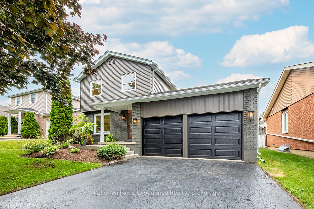 Photo 2 of 14 Mariposa Drive, Orillia — HOMEH
