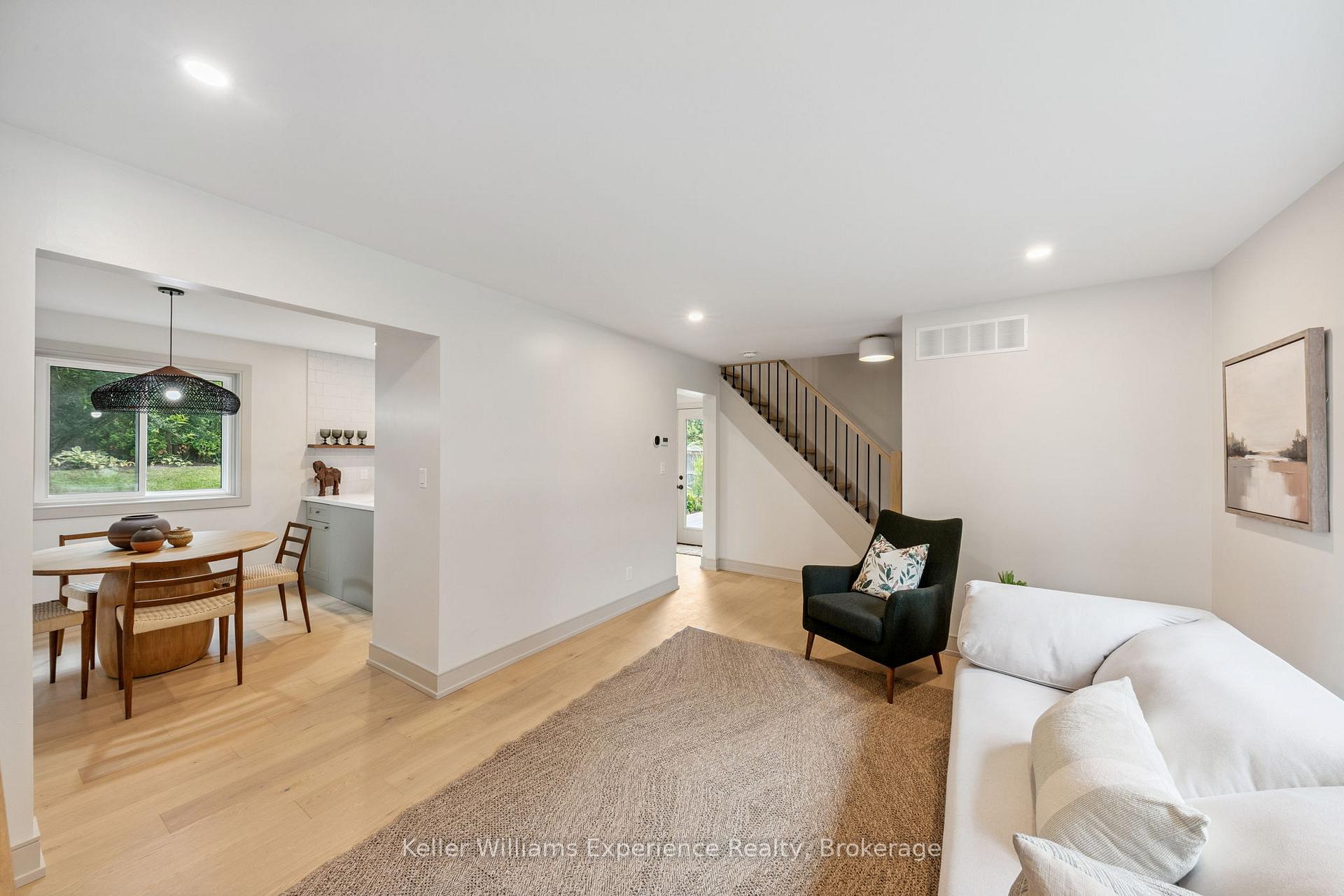 Photo 10 of 14 Mariposa Drive, Orillia — HOMEH