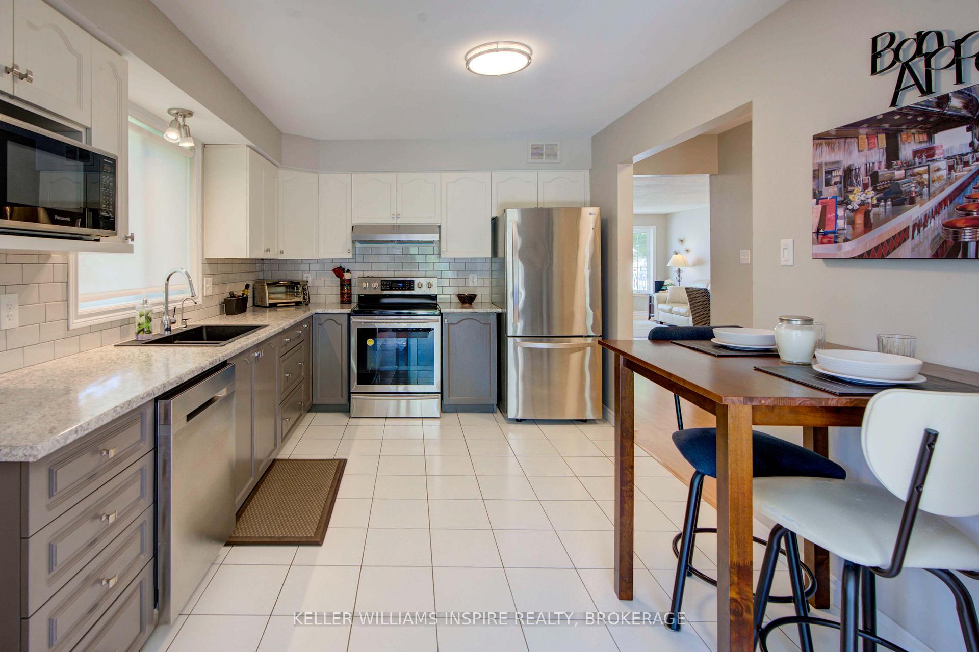 Photo 18 of 46 Treelawn Boulevard, Perth — HOMEH
