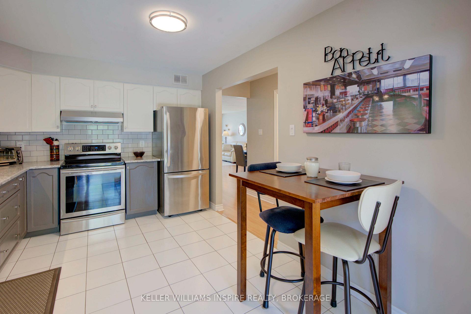 Photo 20 of 46 Treelawn Boulevard, Perth — HOMEH