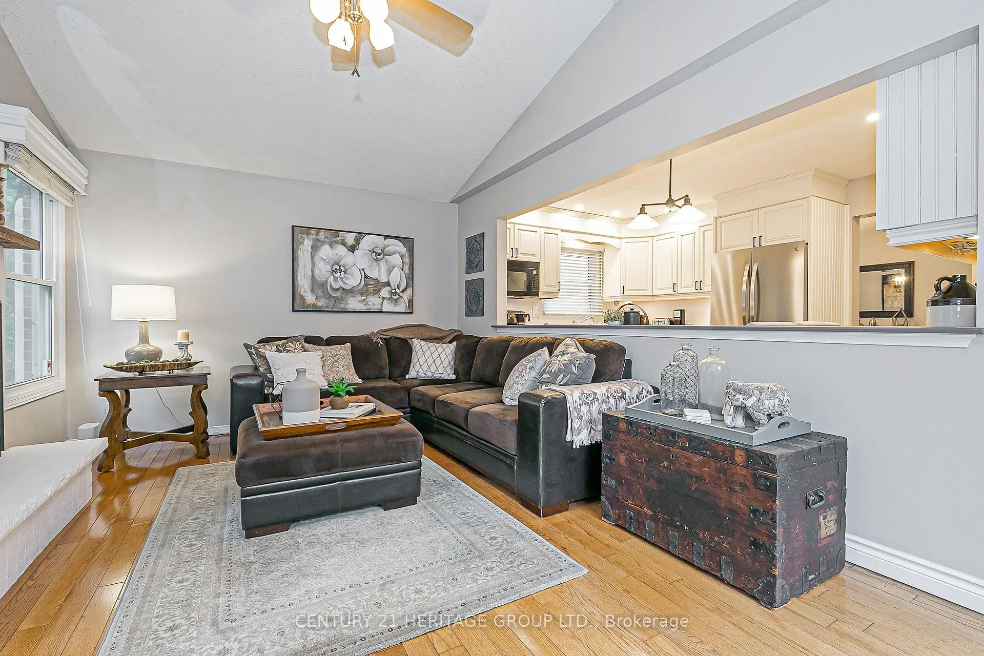 Photo 9 of 124 John Bowser Crescent, Newmarket, Glenway Estates — HOMEH