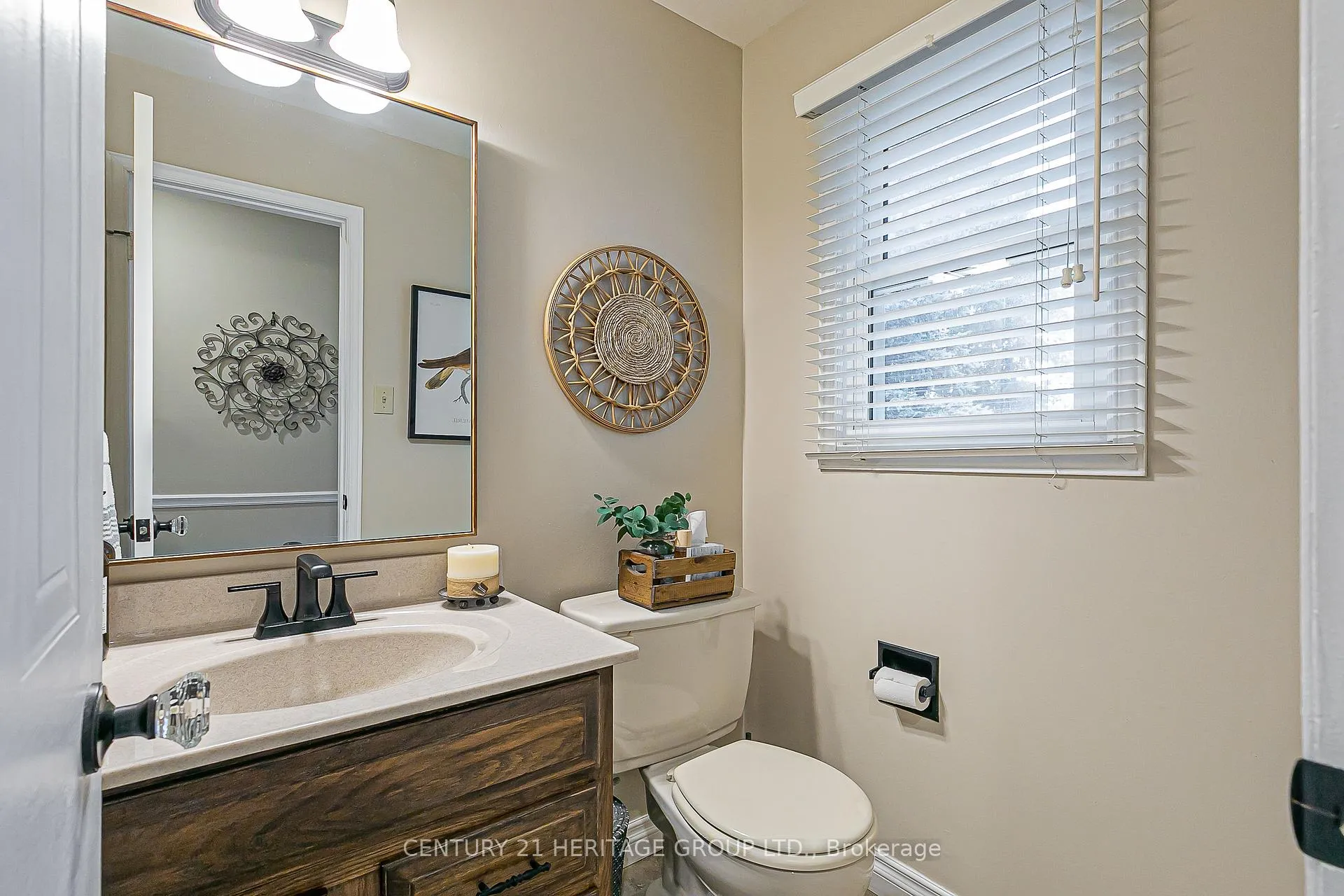Photo 12 of 124 John Bowser Crescent, Newmarket, Glenway Estates — HOMEH