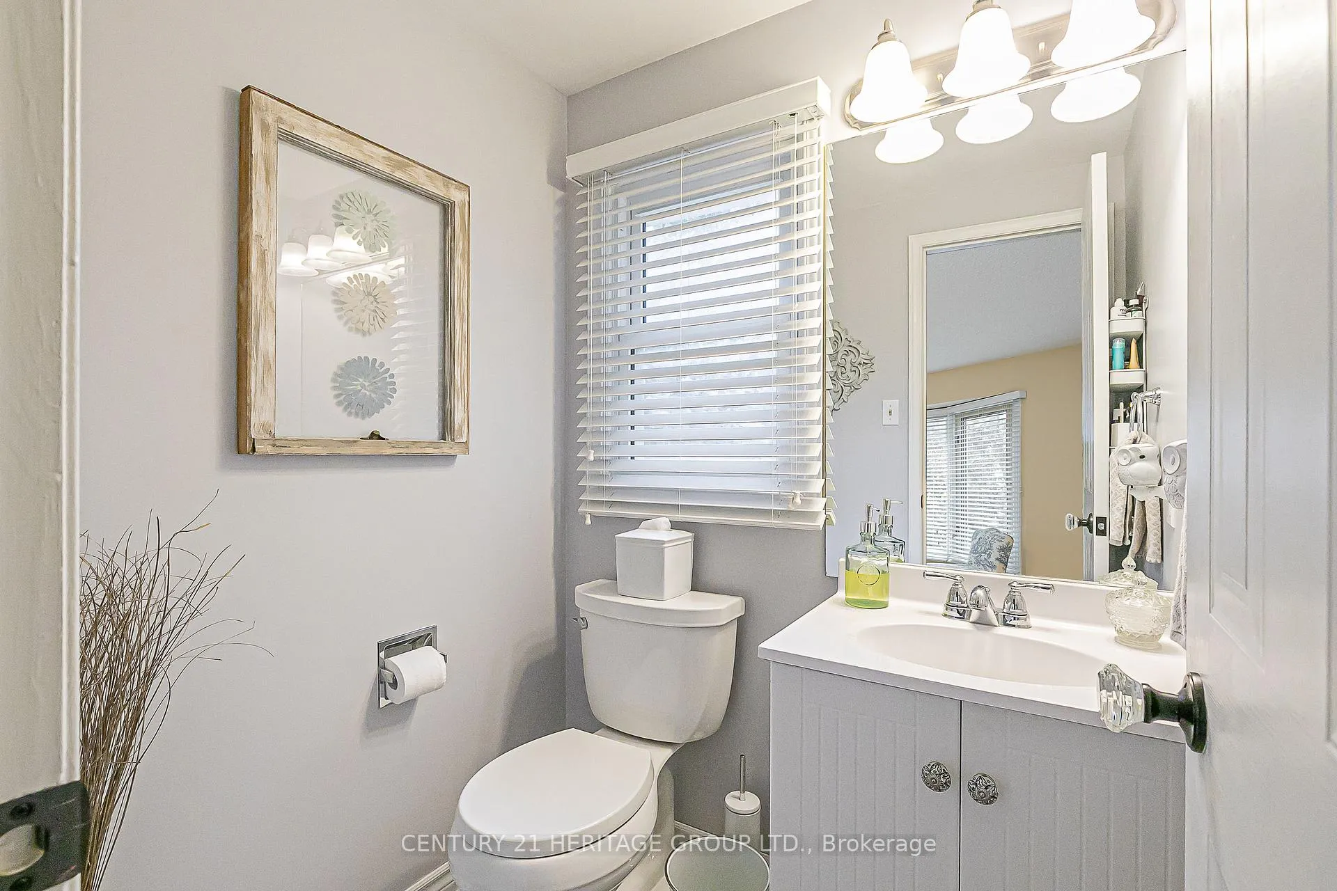 Photo 14 of 124 John Bowser Crescent, Newmarket, Glenway Estates — HOMEH