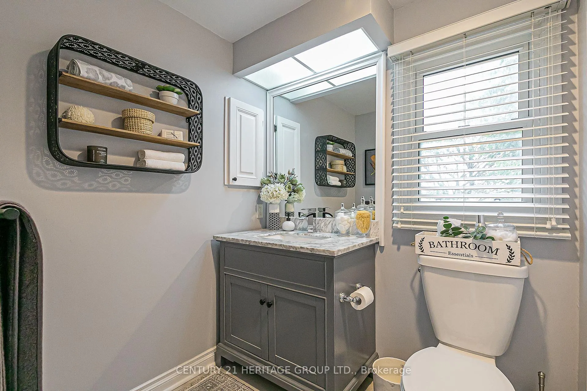Photo 17 of 124 John Bowser Crescent, Newmarket, Glenway Estates — HOMEH
