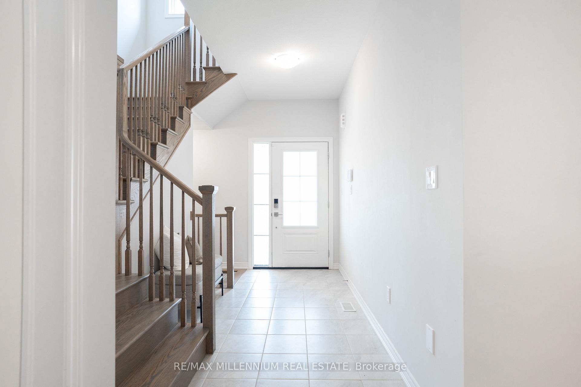 Photo 3 of 217 Walker Road, Pelham, Fonthill — HOMEH