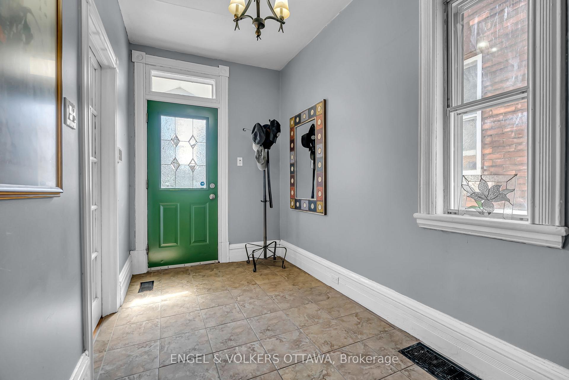 Photo 2 of 397 Mcleod Street, Ottawa, Ottawa Centre — HOMEH