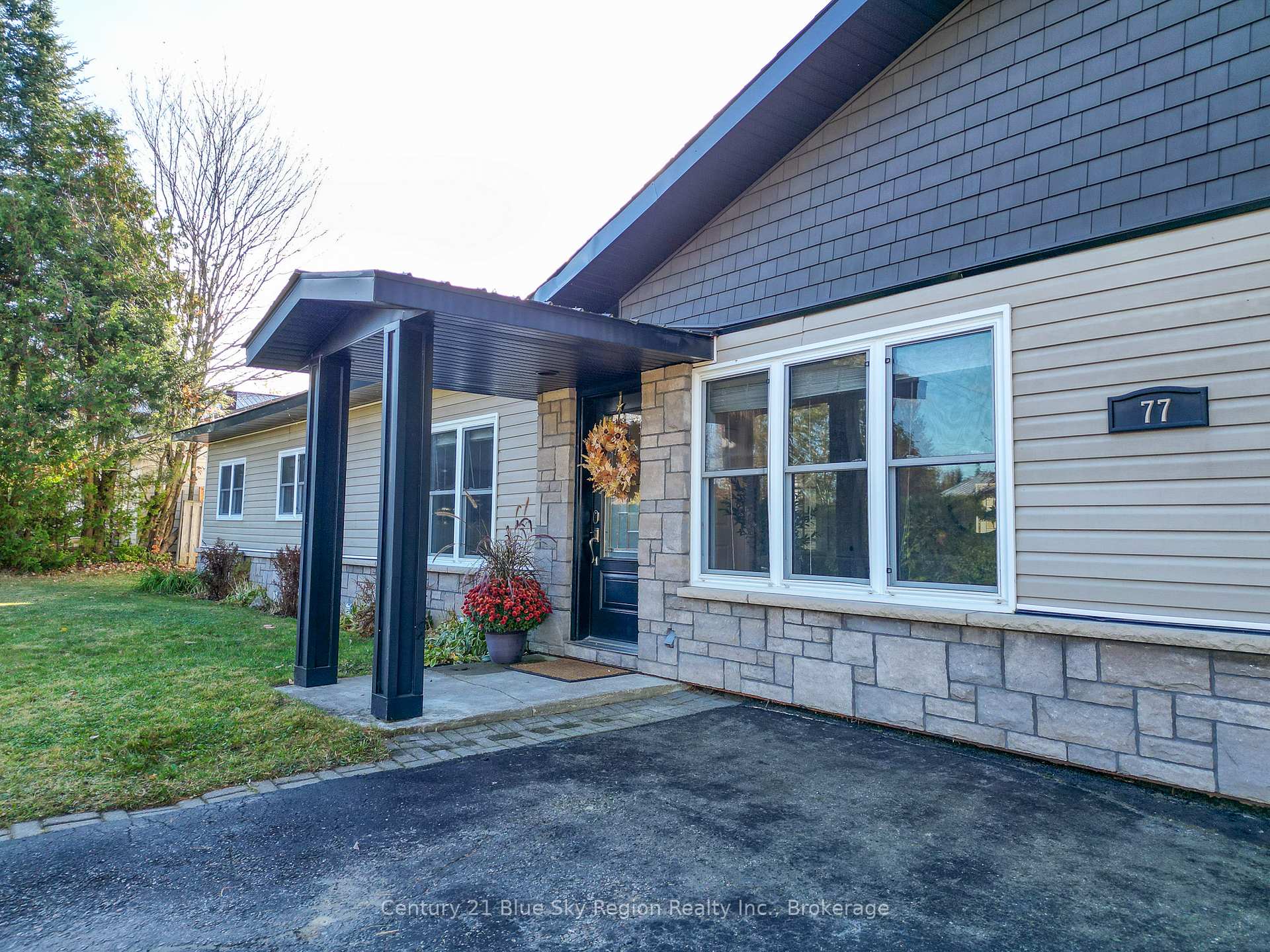 Photo 2 of 77 Berkley Boulevard, North Bay, College Heights — HOMEH