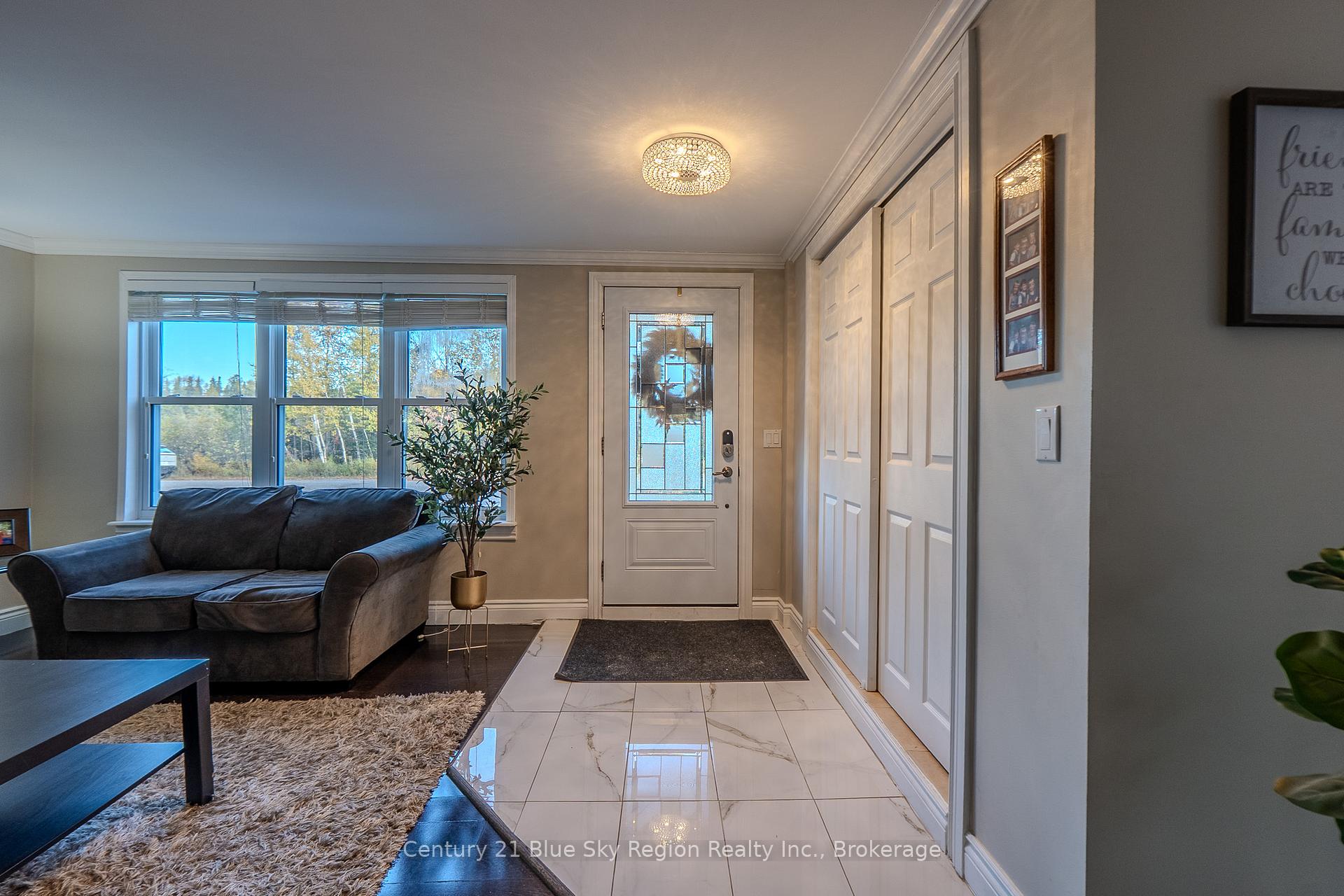 Photo 3 of 77 Berkley Boulevard, North Bay, College Heights — HOMEH