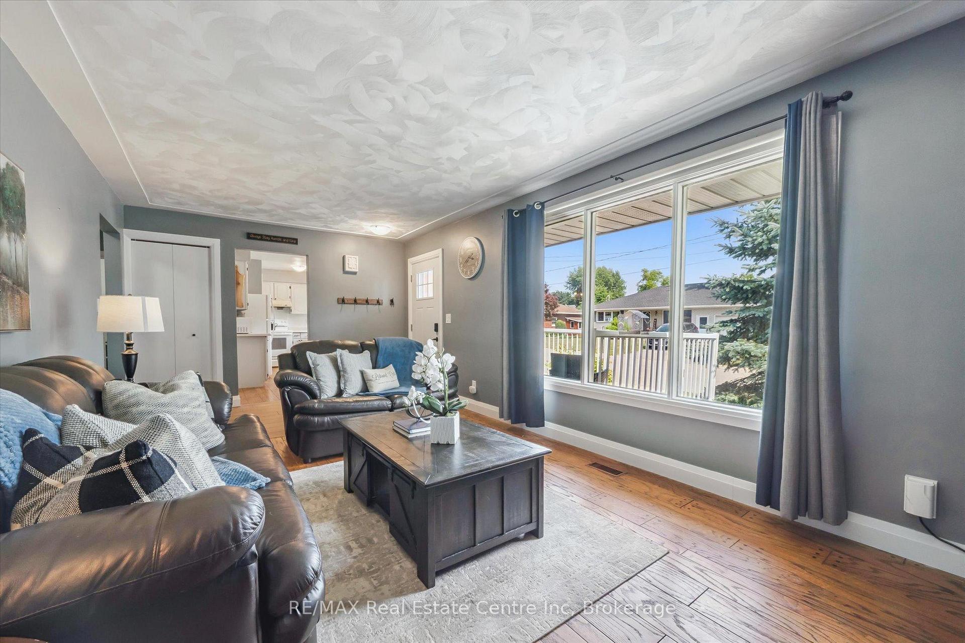 Photo 2 of 437 Davidson Avenue S, North Perth, Listowel — HOMEH