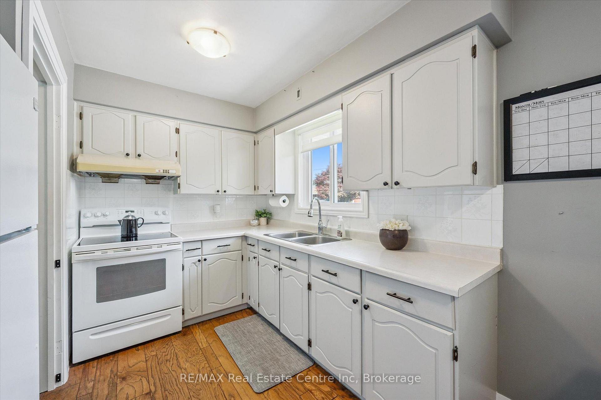 Photo 6 of 437 Davidson Avenue S, North Perth, Listowel — HOMEH