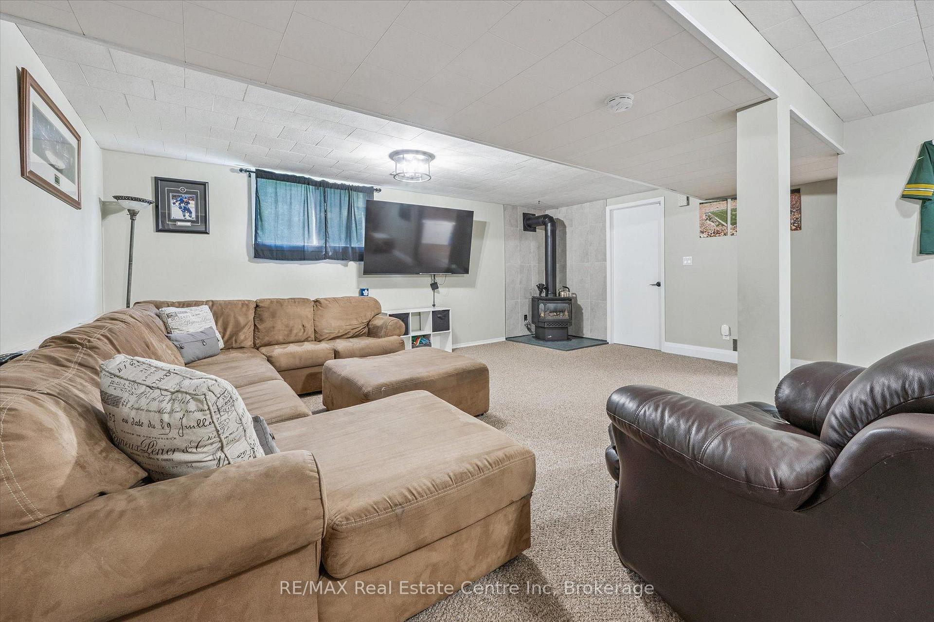 Photo 13 of 437 Davidson Avenue S, North Perth, Listowel — HOMEH