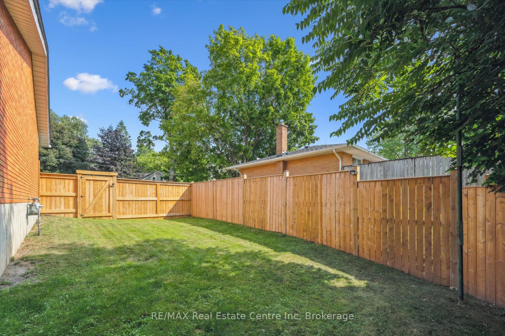 Photo 21 of 437 Davidson Avenue S, North Perth, Listowel — HOMEH