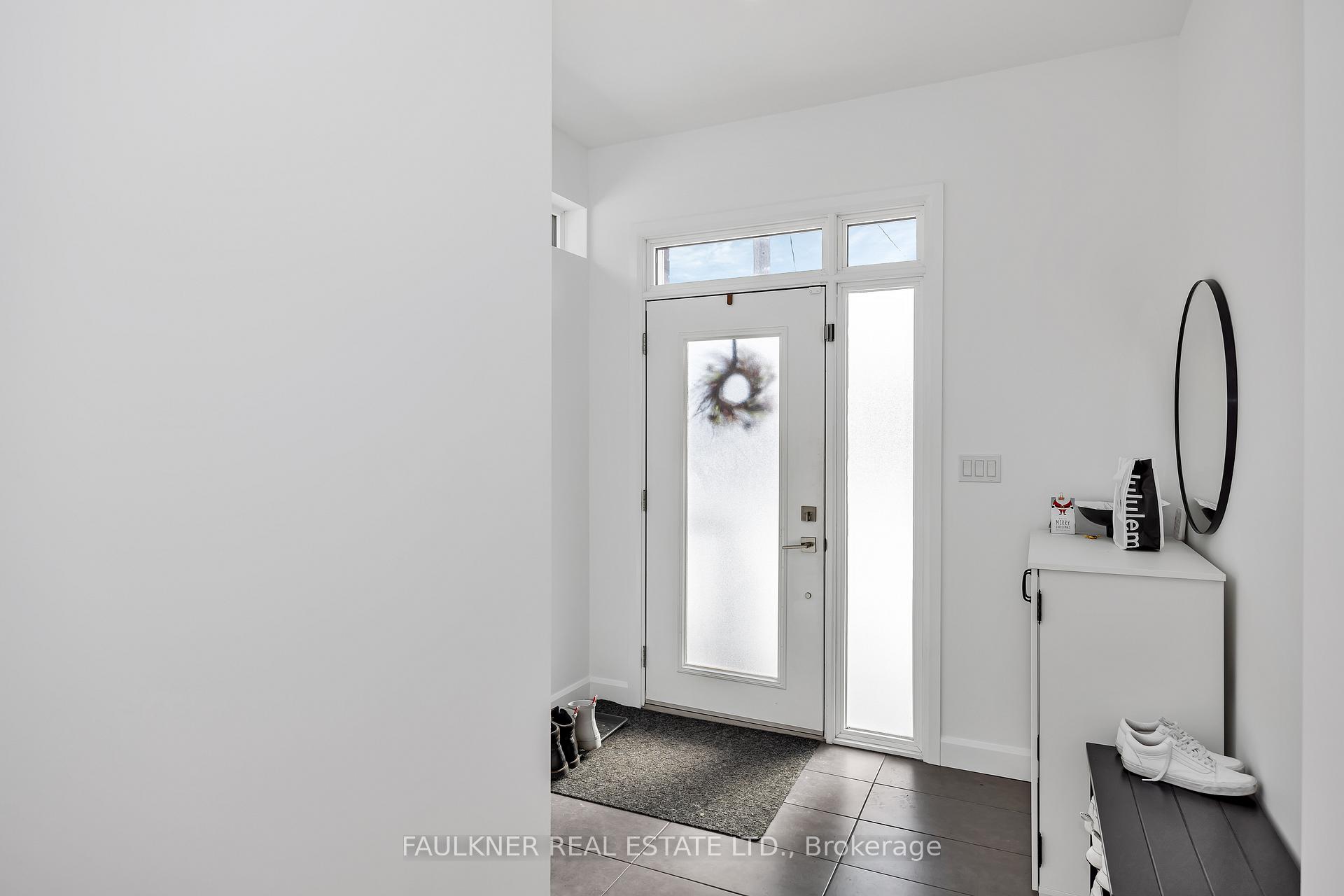 Photo 2 of Unit A, 143 Columbus Avenue, Ottawa, Overbrook/Castle Heights — HOMEH