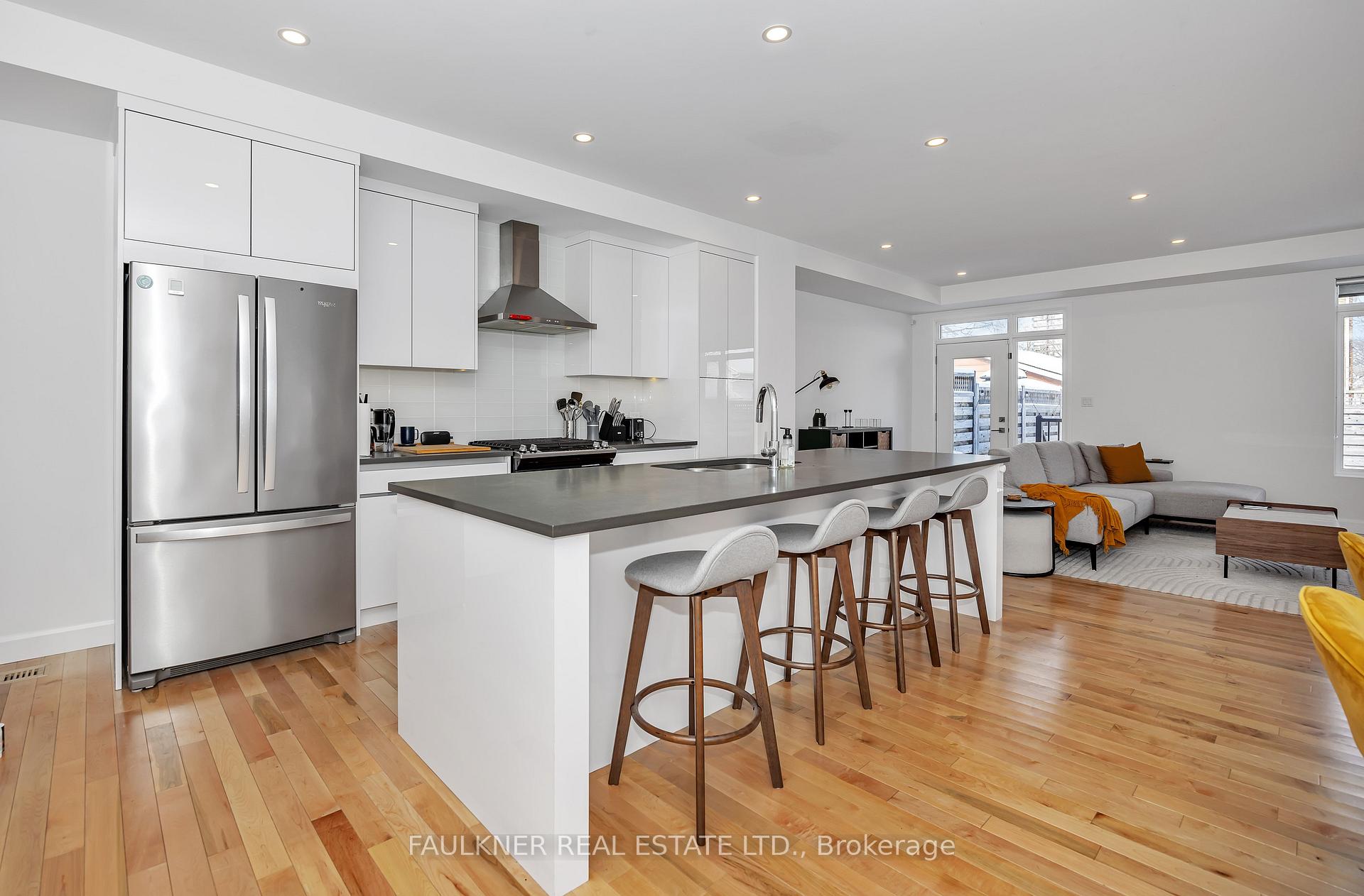 Photo 4 of Unit A, 143 Columbus Avenue, Ottawa, Overbrook/Castle Heights — HOMEH