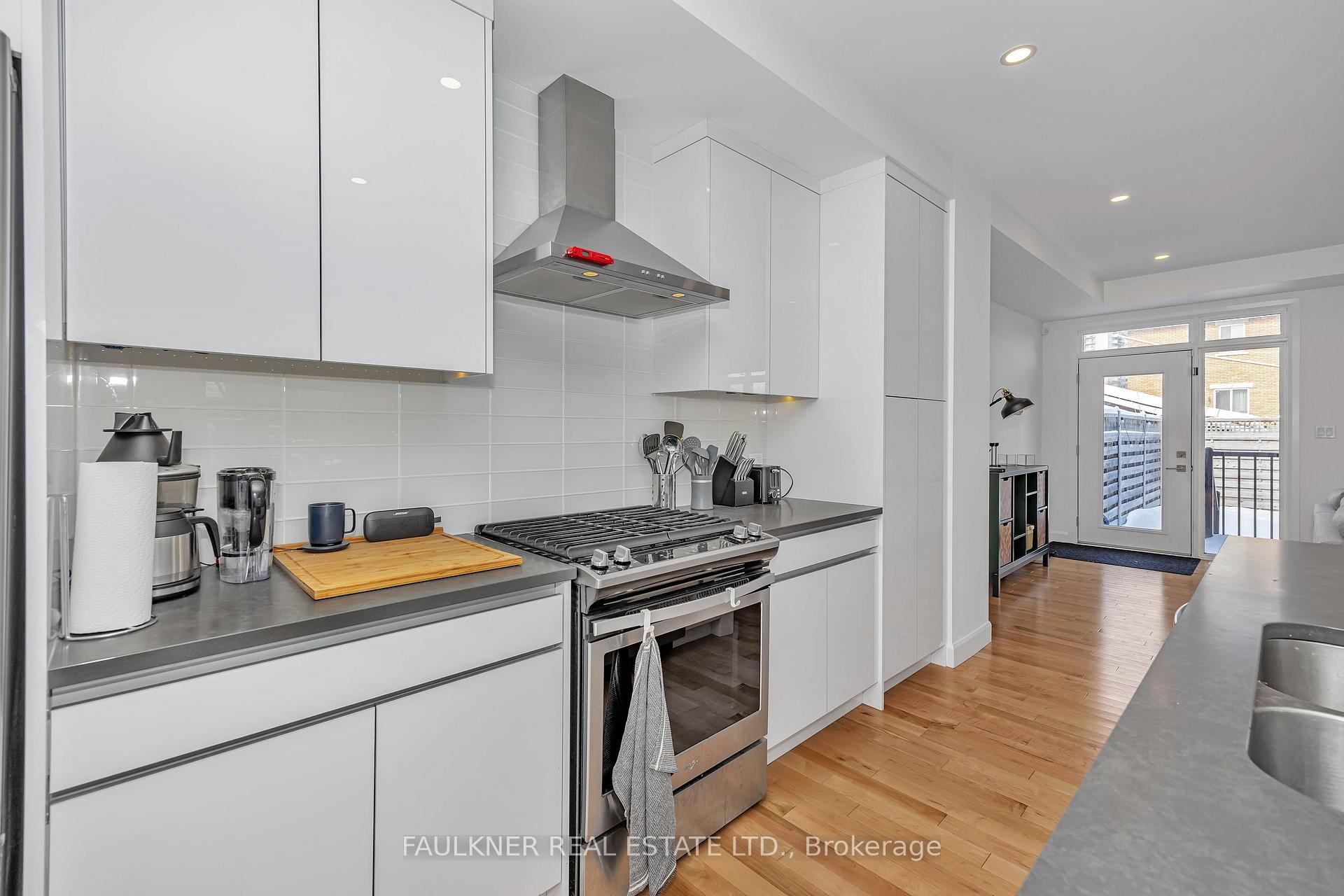 Photo 5 of Unit A, 143 Columbus Avenue, Ottawa, Overbrook/Castle Heights — HOMEH
