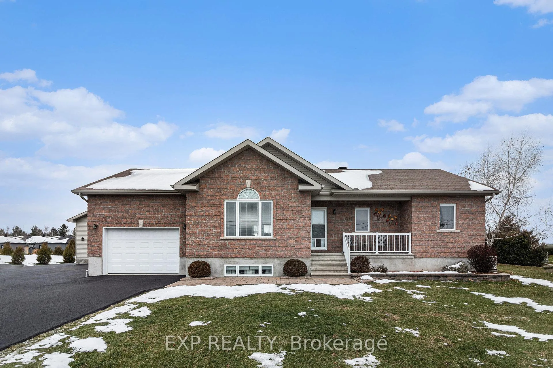 Photo 2 of 2003 Farisita Drive, Ottawa, Vars Village — HOMEH