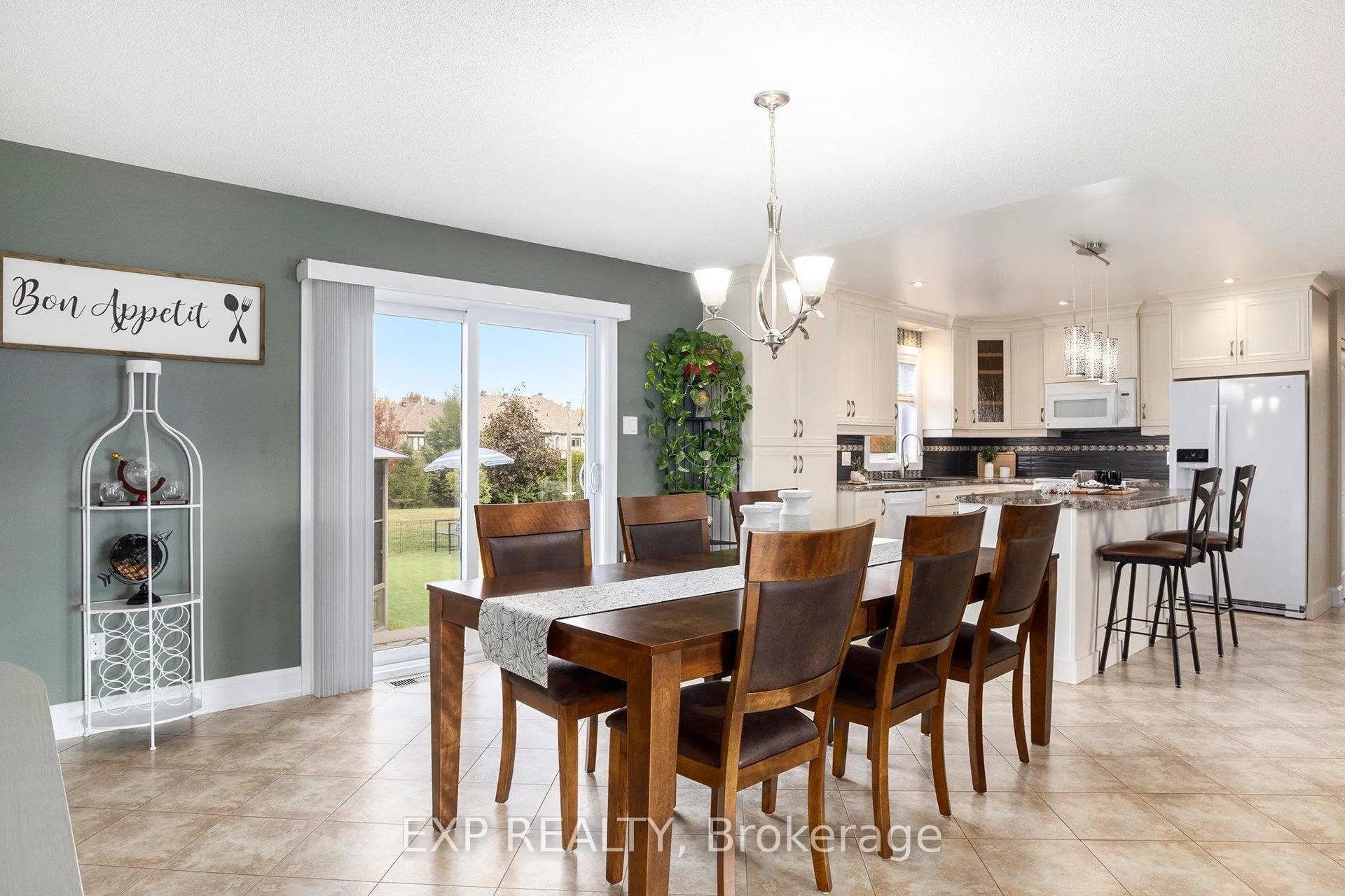 Photo 11 of 2003 Farisita Drive, Ottawa, Vars Village — HOMEH