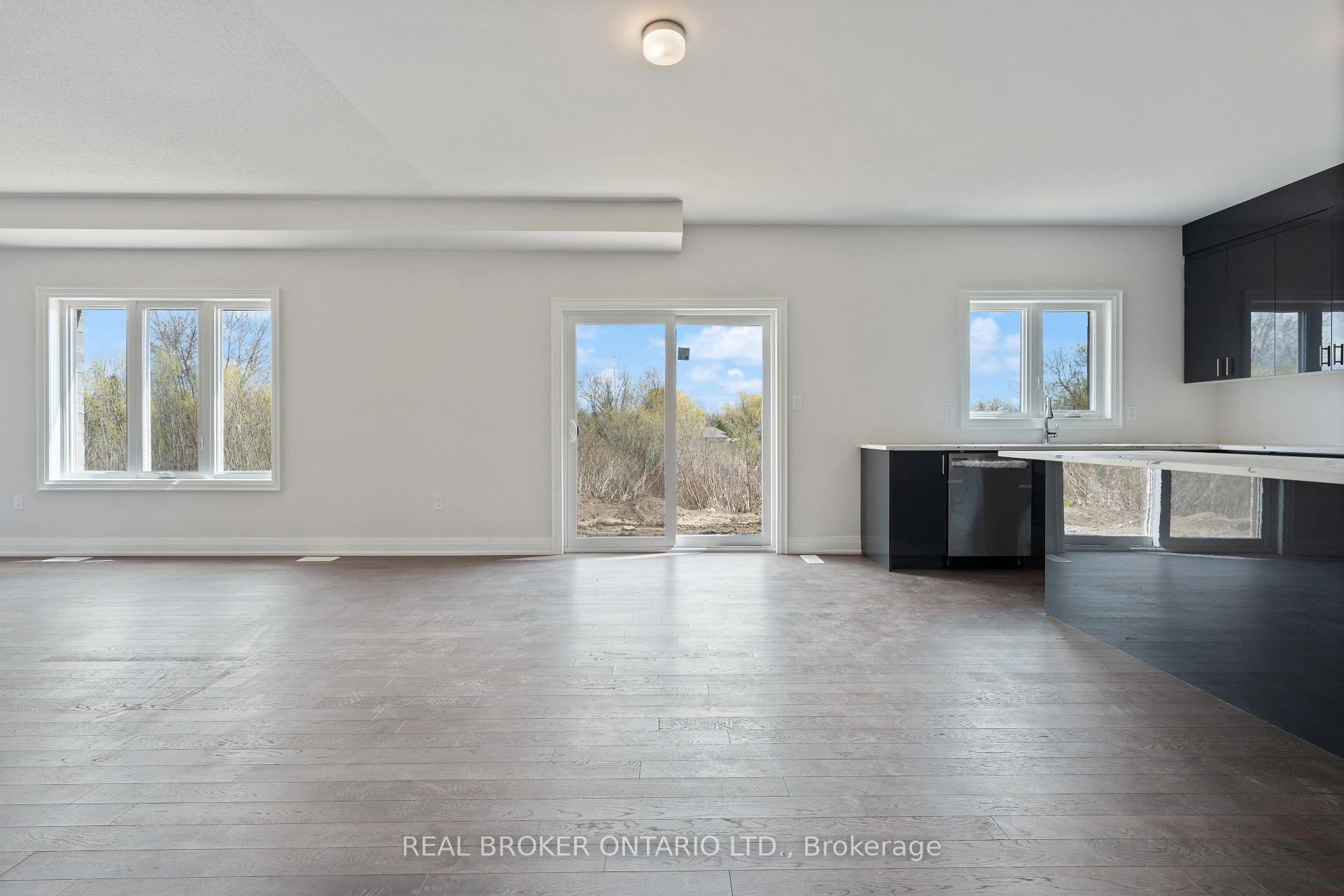 Photo 15 of 27 Butternut Drive, Norfolk, Simcoe — HOMEH
