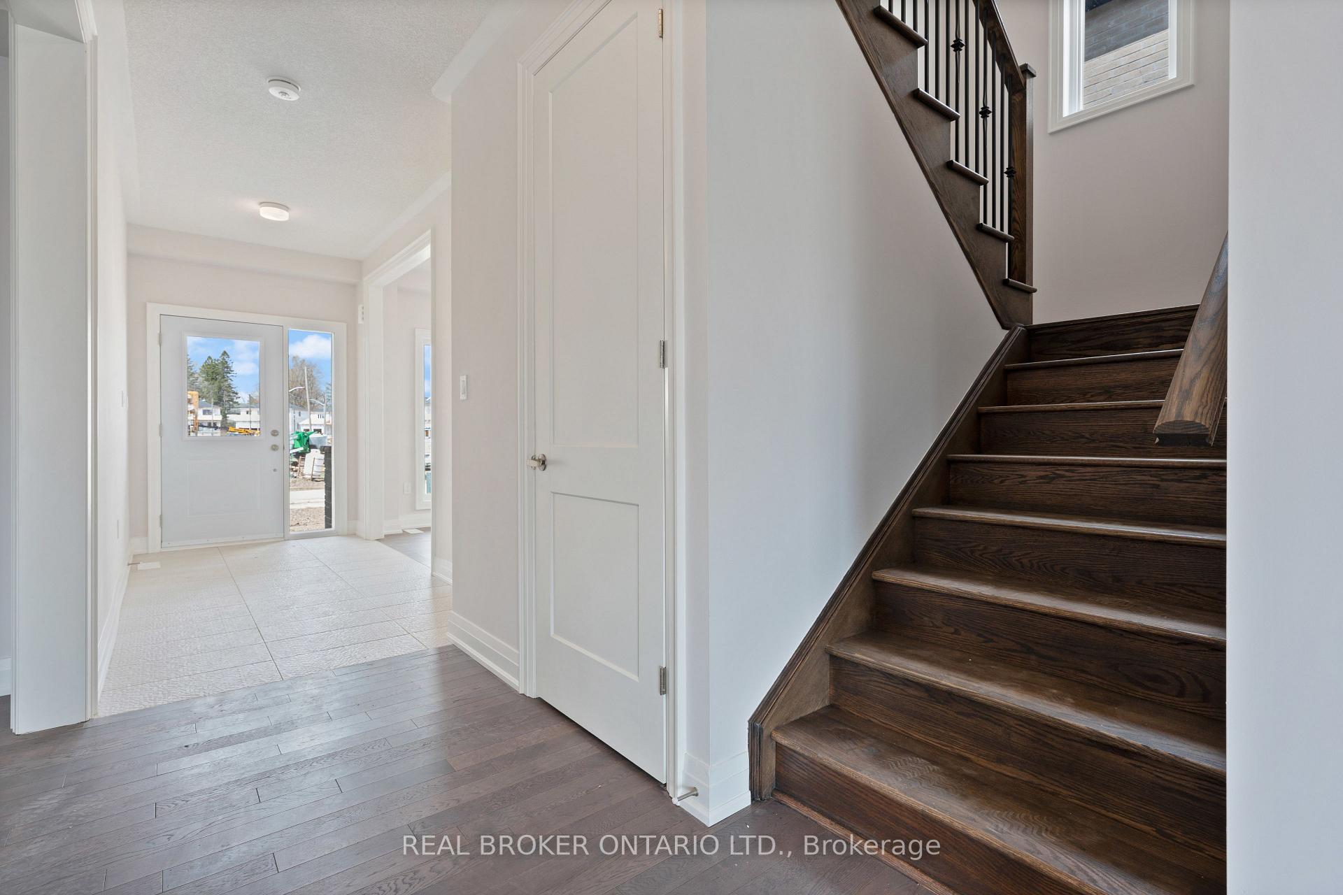 Photo 17 of 27 Butternut Drive, Norfolk, Simcoe — HOMEH