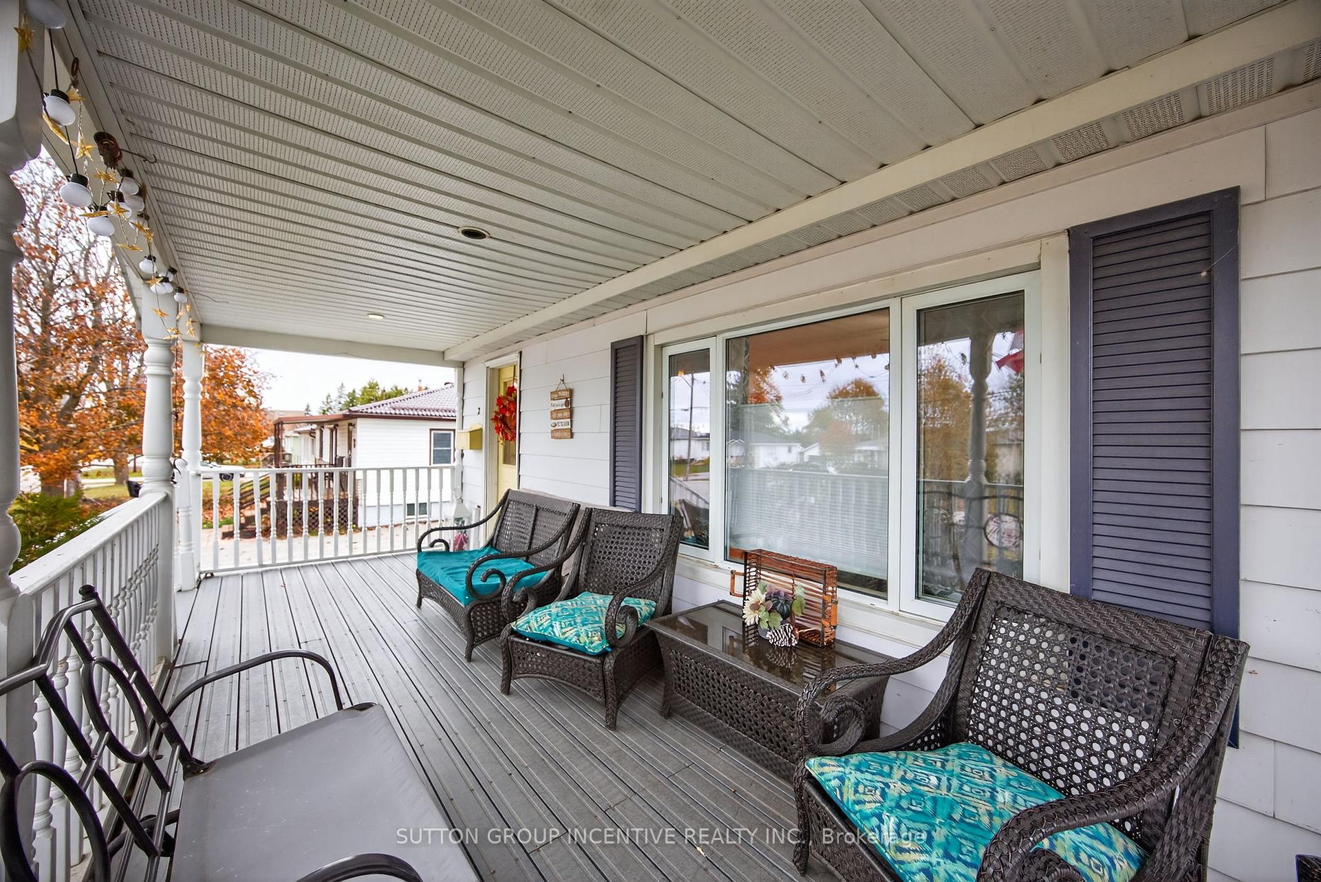 Photo 4 of 2 Derby Street, Orillia — HOMEH