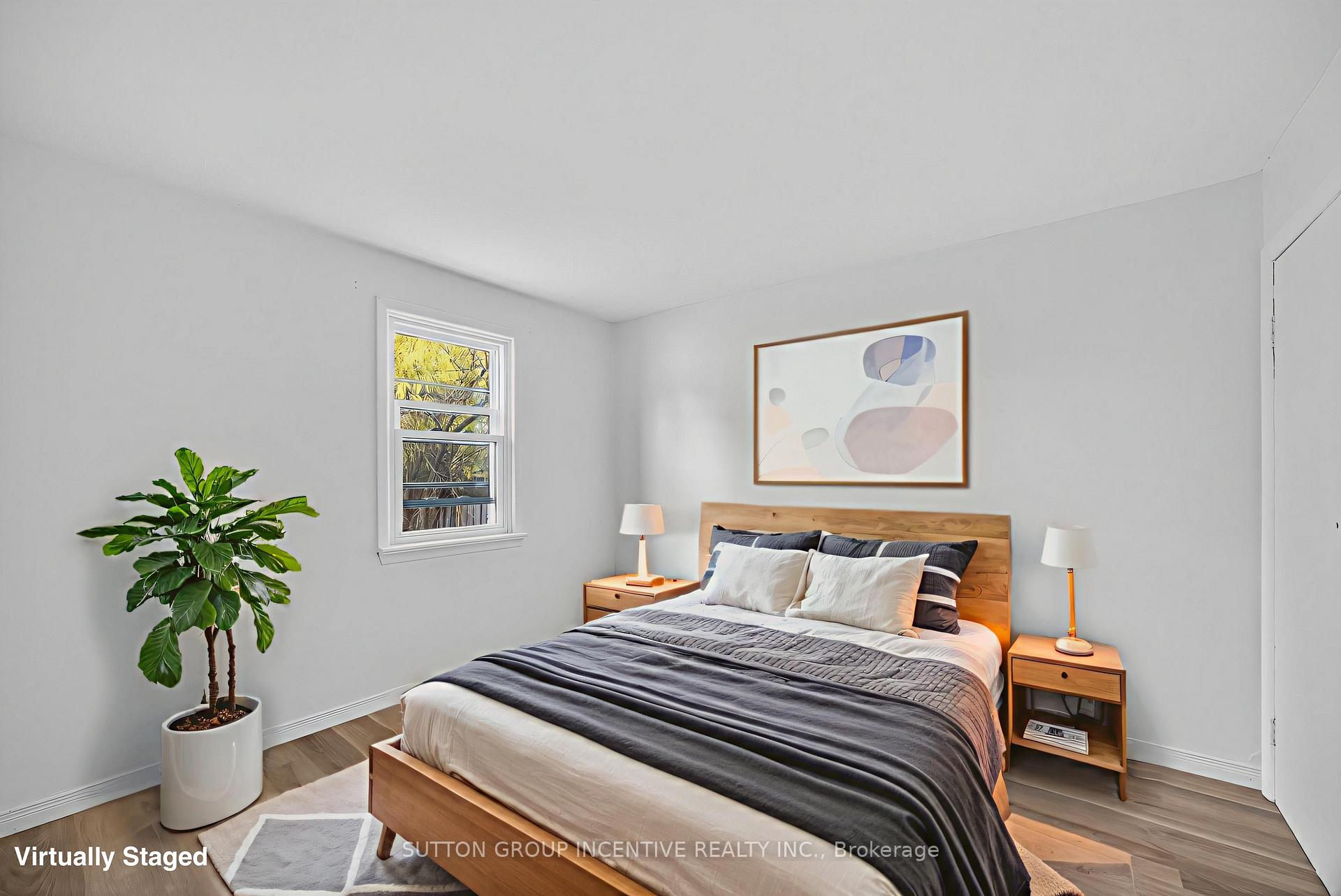 Photo 14 of 2 Derby Street, Orillia — HOMEH