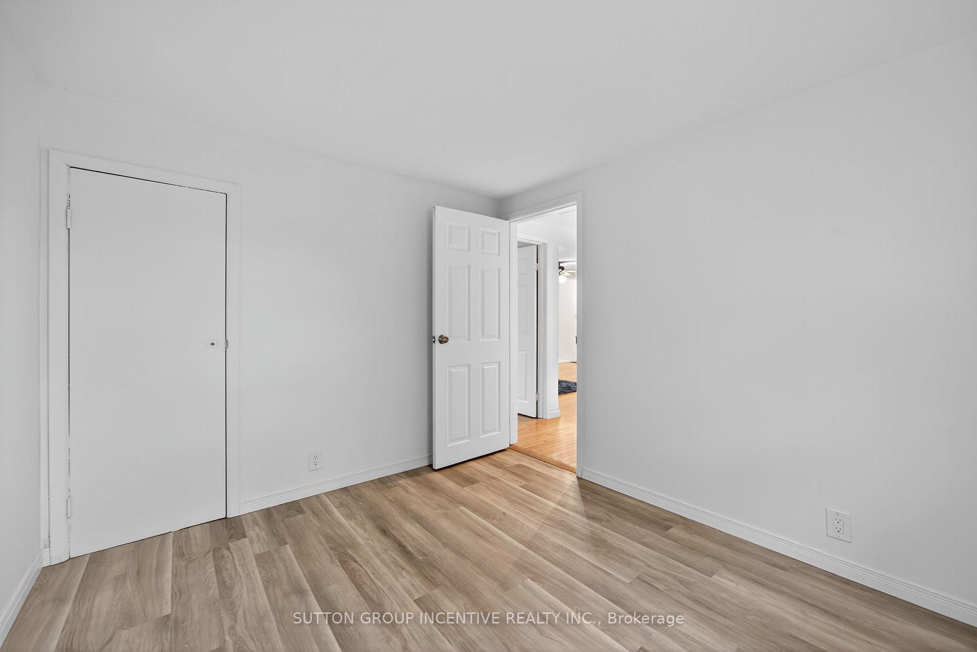 Photo 17 of 2 Derby Street, Orillia — HOMEH