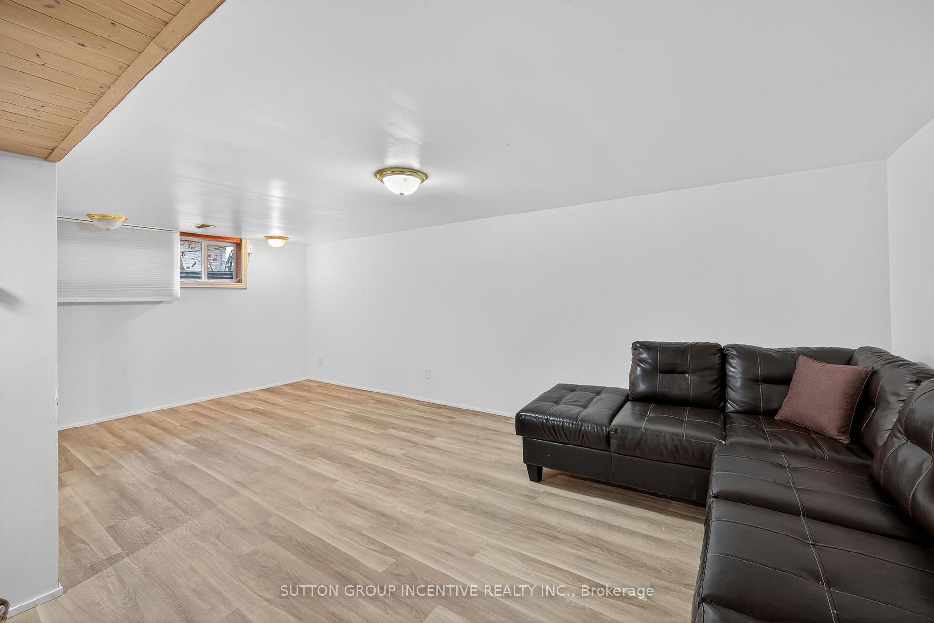 Photo 22 of 2 Derby Street, Orillia — HOMEH