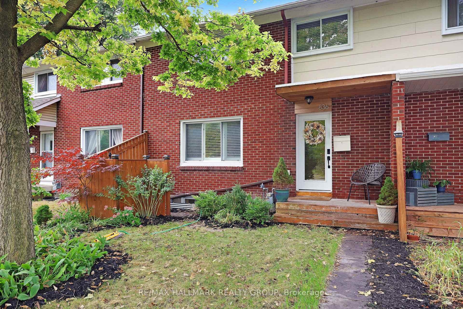 Photo 1 of 836 Borthwick Avenue, Ottawa, Castle Heights/Rideau High — HOMEH