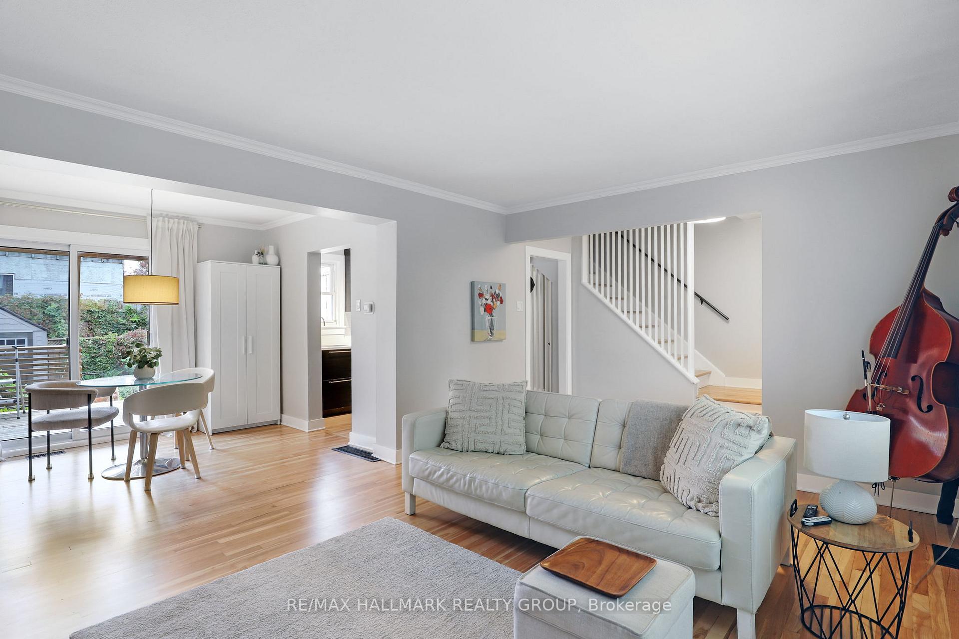 Photo 9 of 836 Borthwick Avenue, Ottawa, Castle Heights/Rideau High — HOMEH