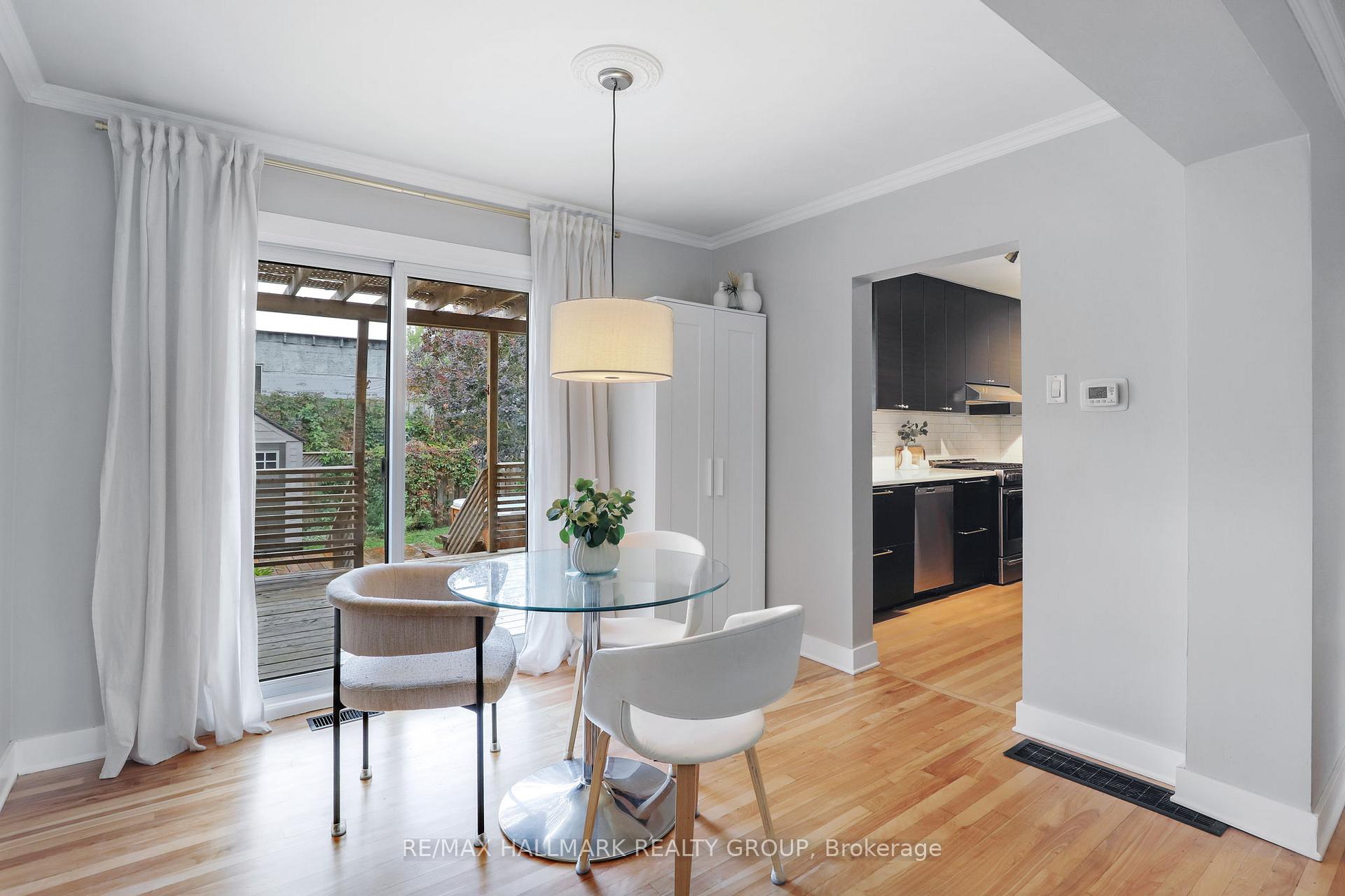 Photo 11 of 836 Borthwick Avenue, Ottawa, Castle Heights/Rideau High — HOMEH